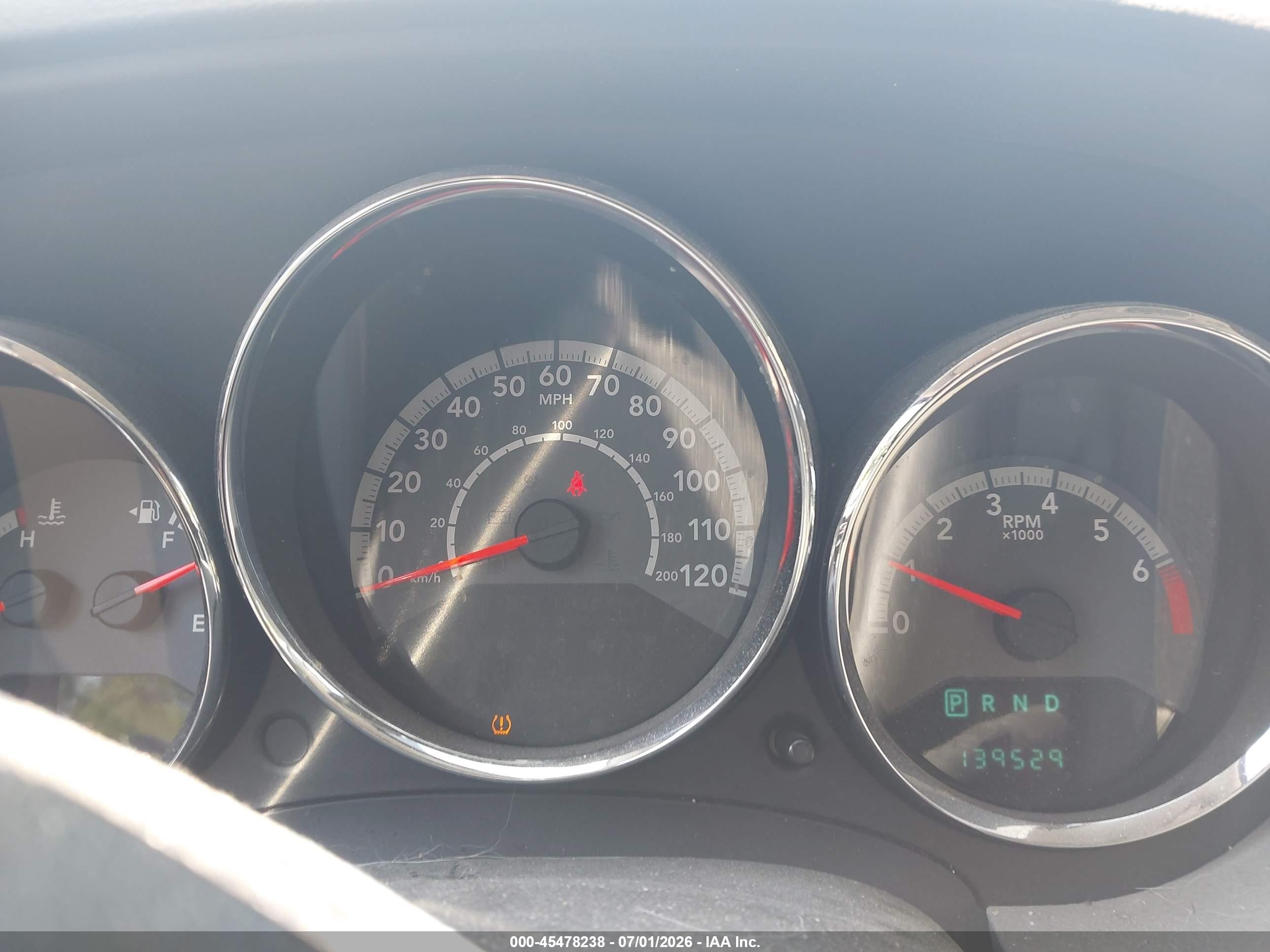 2011 Dodge Caliber Mainstreet Серебряный vin: 1B3CB3HA0BD156381