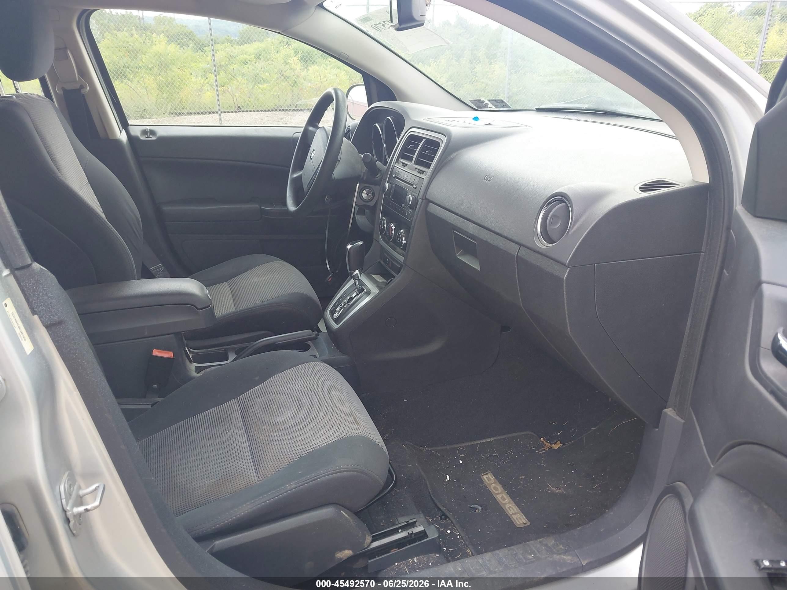 2011 Dodge Caliber Mainstreet Серебряный vin: 1B3CB3HA0BD261969