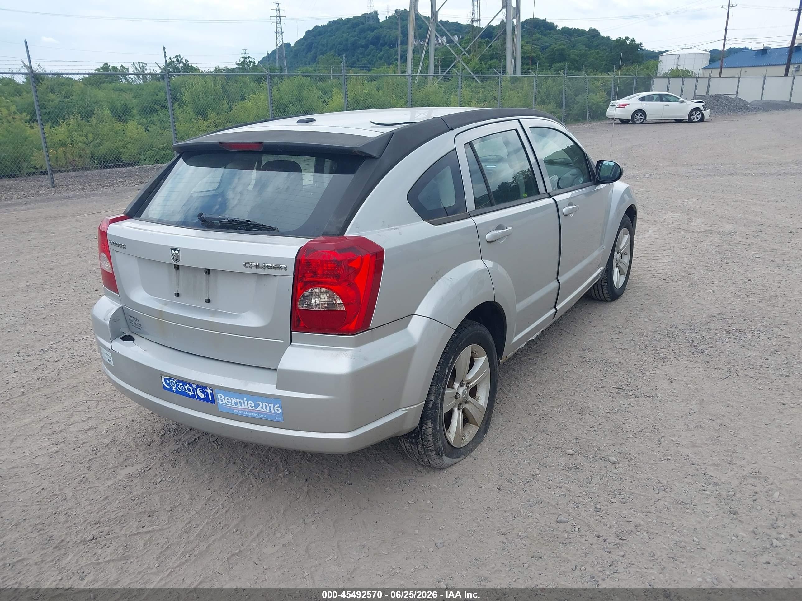 2011 Dodge Caliber Mainstreet Серебряный vin: 1B3CB3HA0BD261969