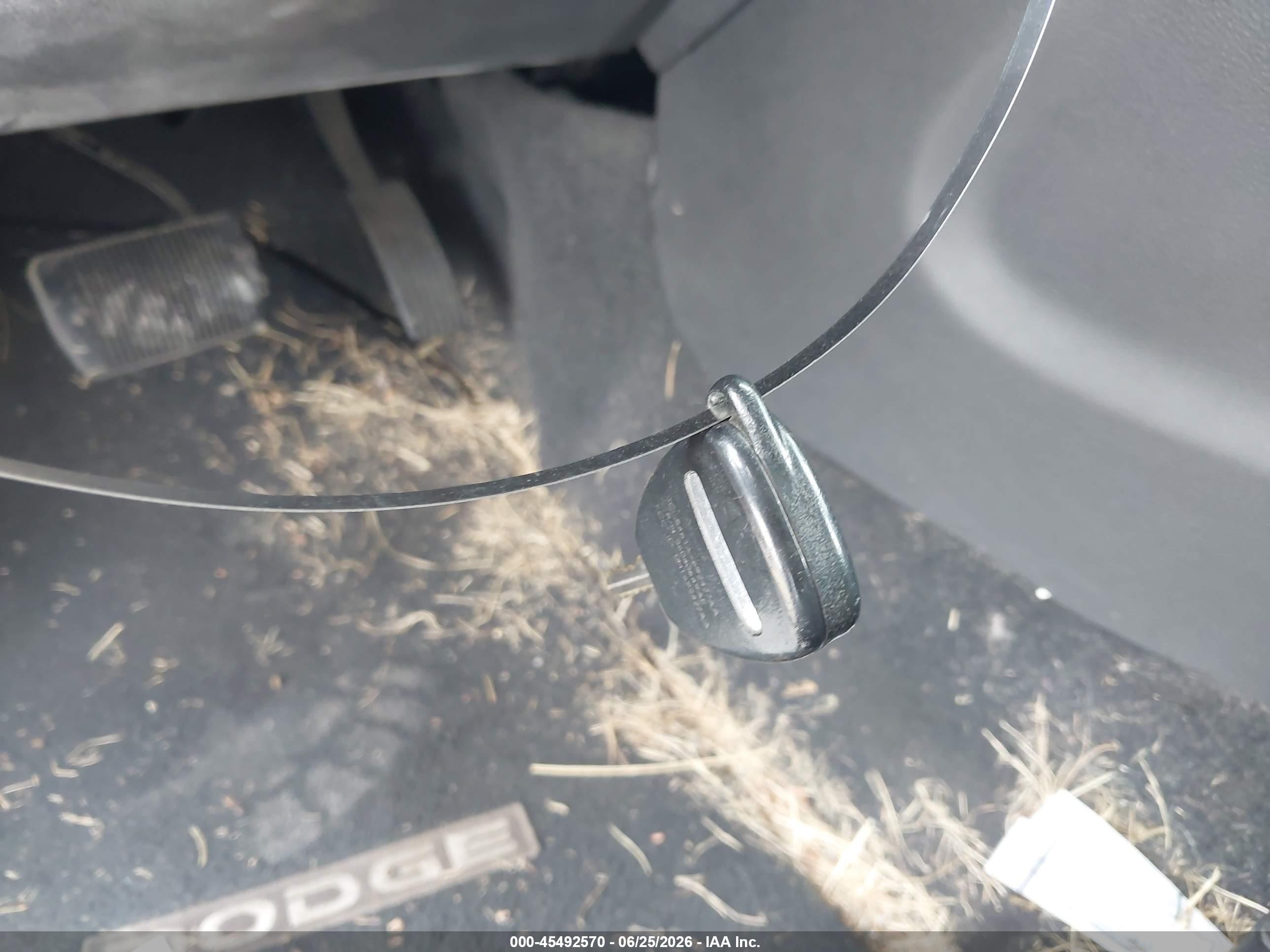 2011 Dodge Caliber Mainstreet Серебряный vin: 1B3CB3HA0BD261969