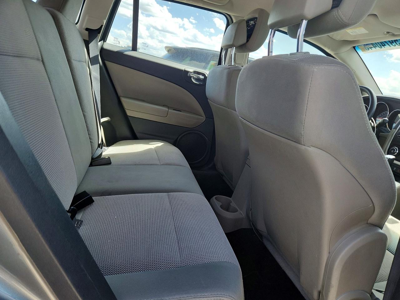 2011 Dodge Caliber Mainstreet Silver vin: 1B3CB3HA3BD298515
