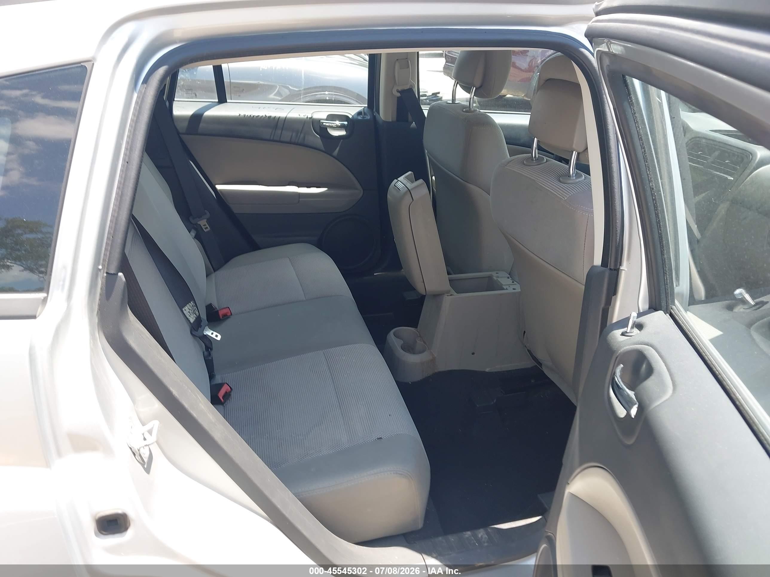 2011 Dodge Caliber Mainstreet Silver vin: 1B3CB3HA5BD257447