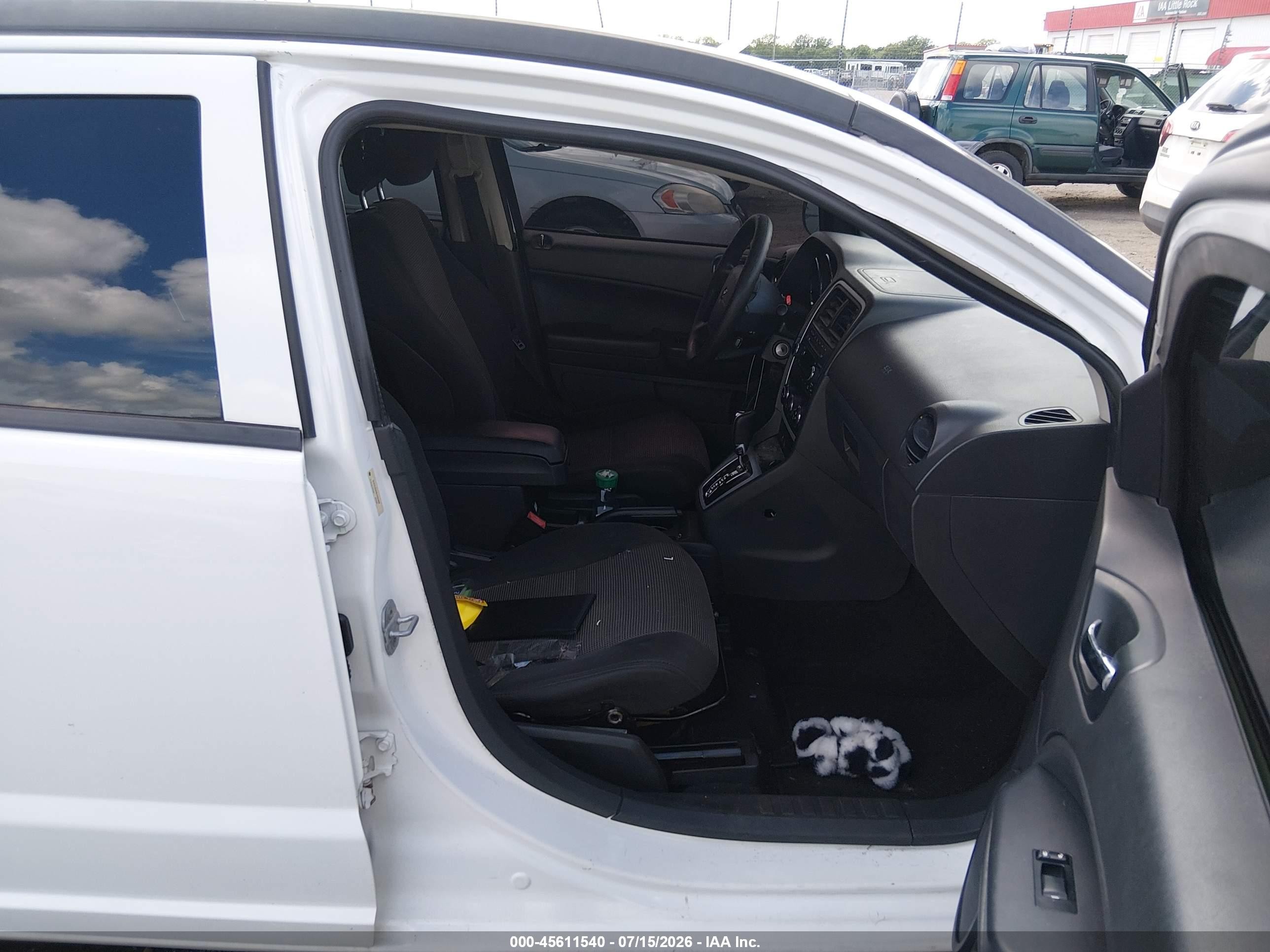 2011 Dodge Caliber Mainstreet White vin: 1B3CB3HA6BD205406