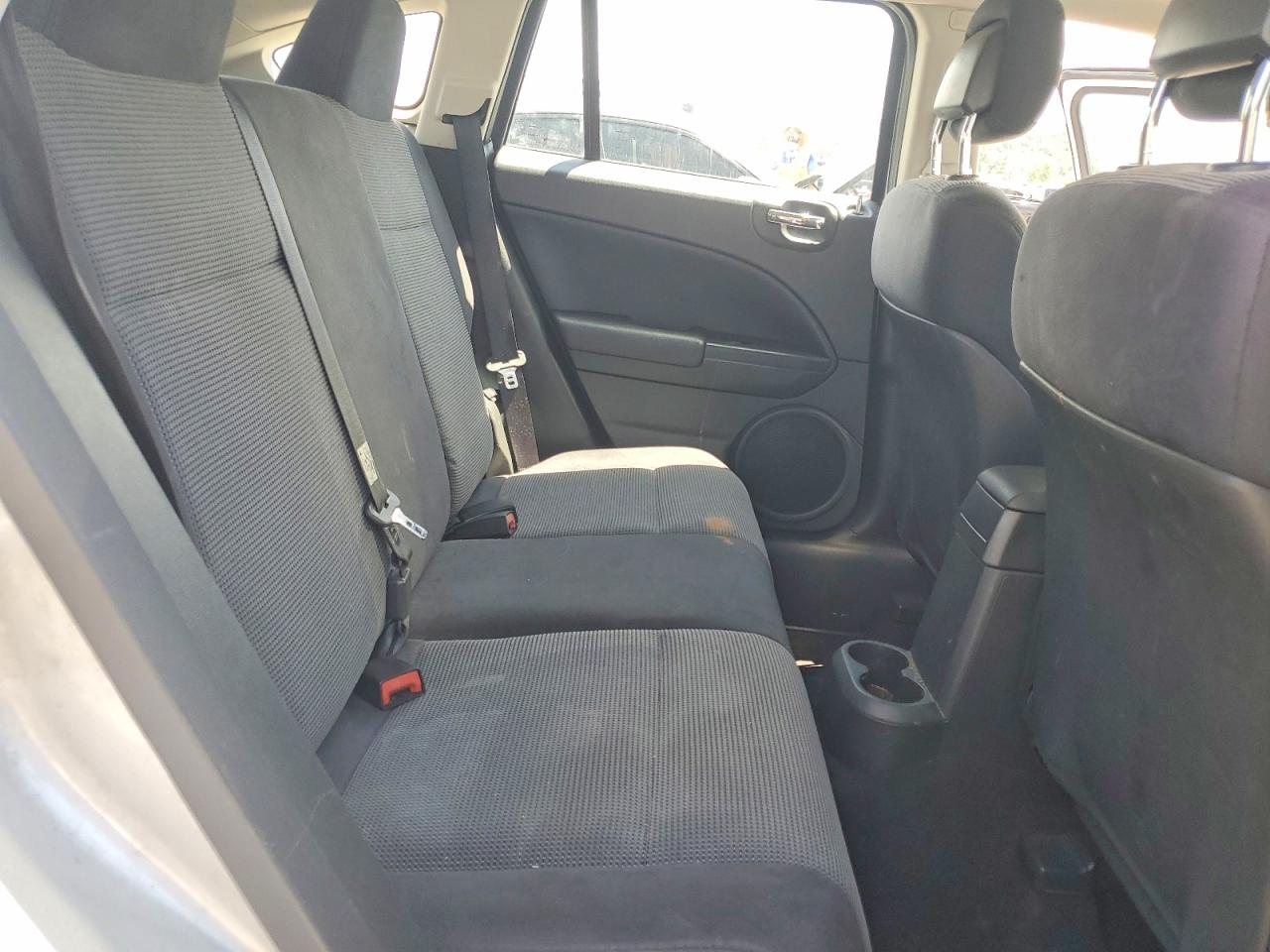 2010 Dodge Caliber Sxt Silver vin: 1B3CB4HA2AD650343