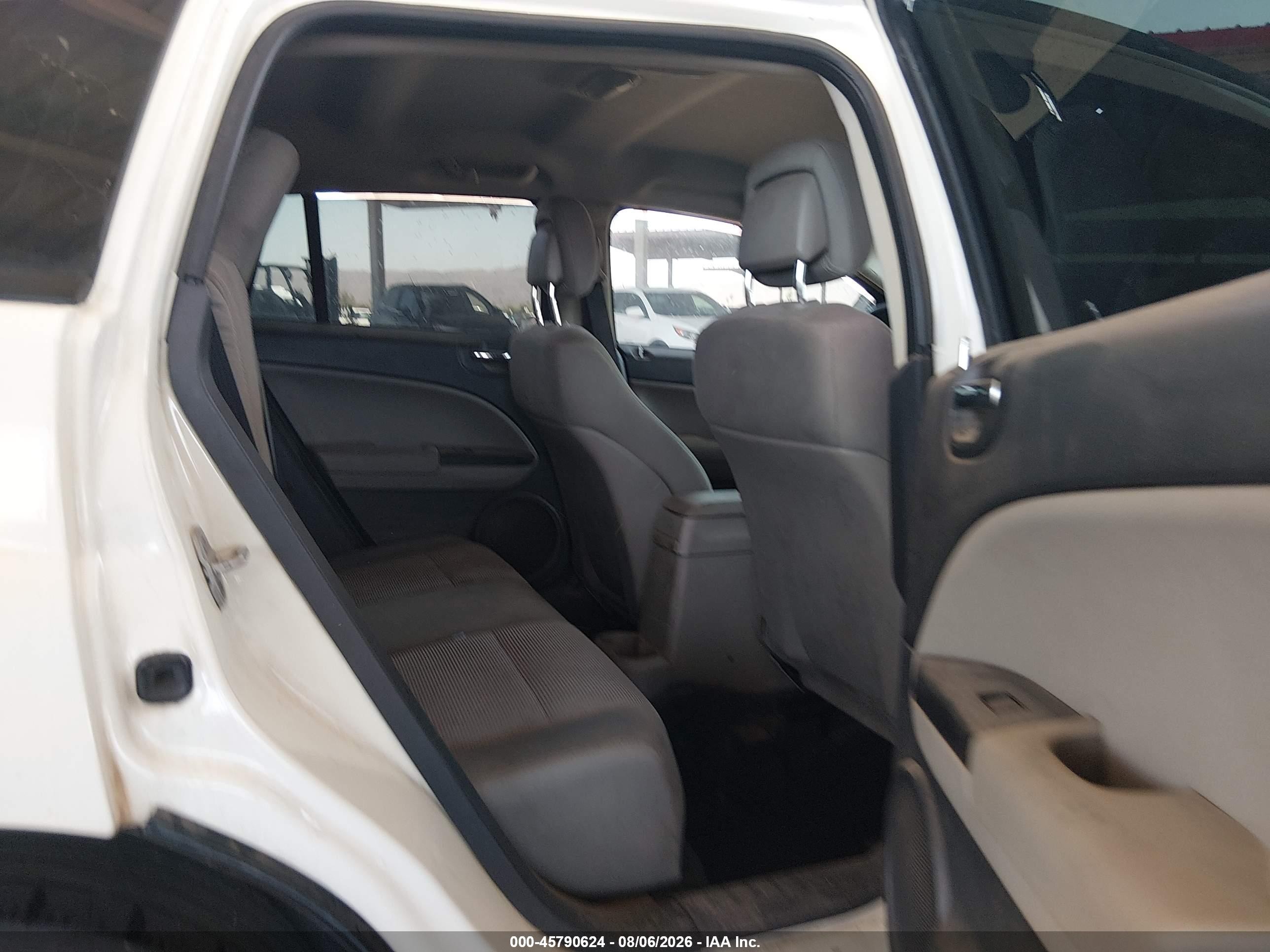 2010 Dodge Caliber Sxt White vin: 1B3CB4HA4AD584197