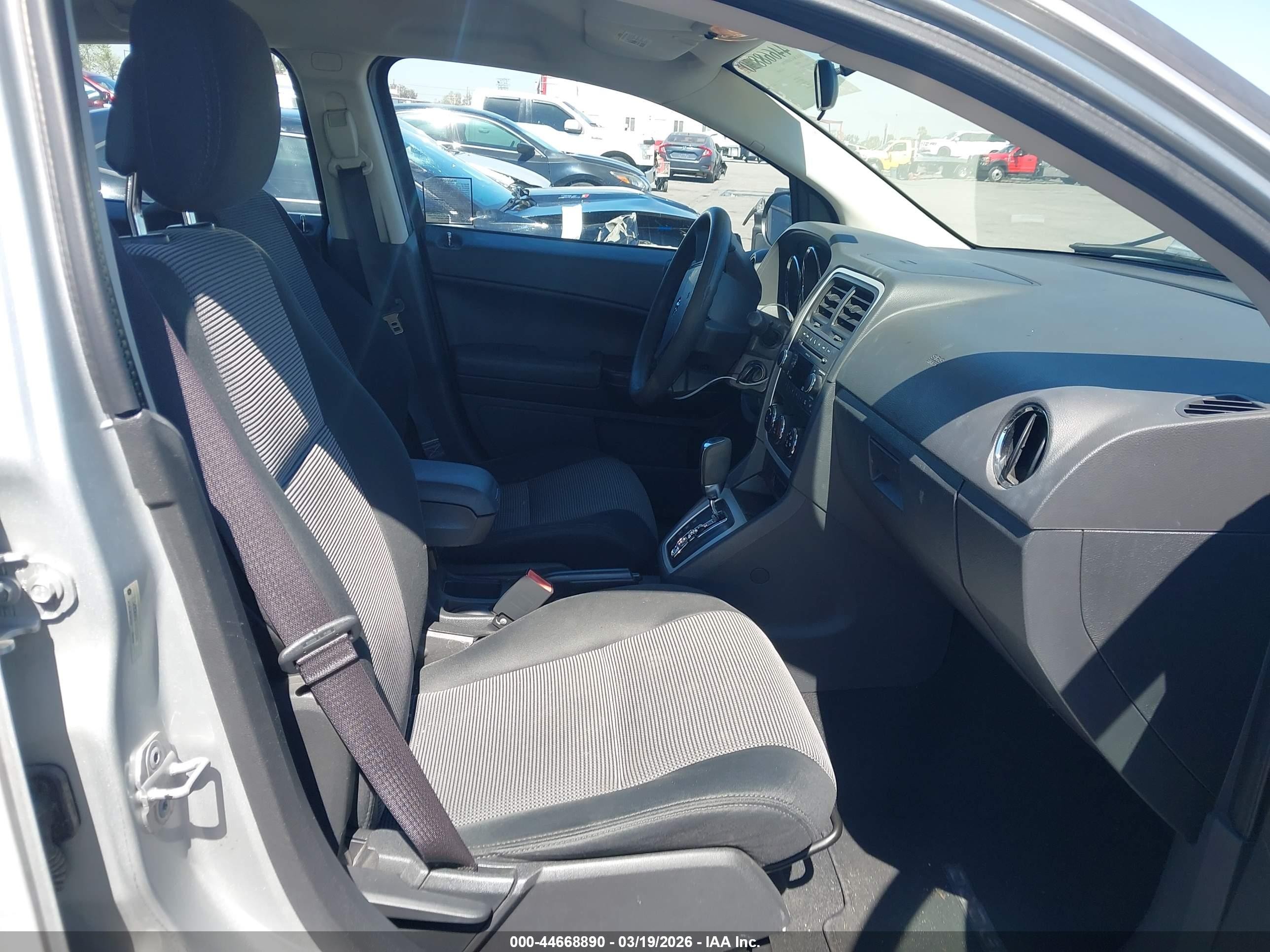 2010 Dodge Caliber Sxt Silver vin: 1B3CB4HA7AD532501