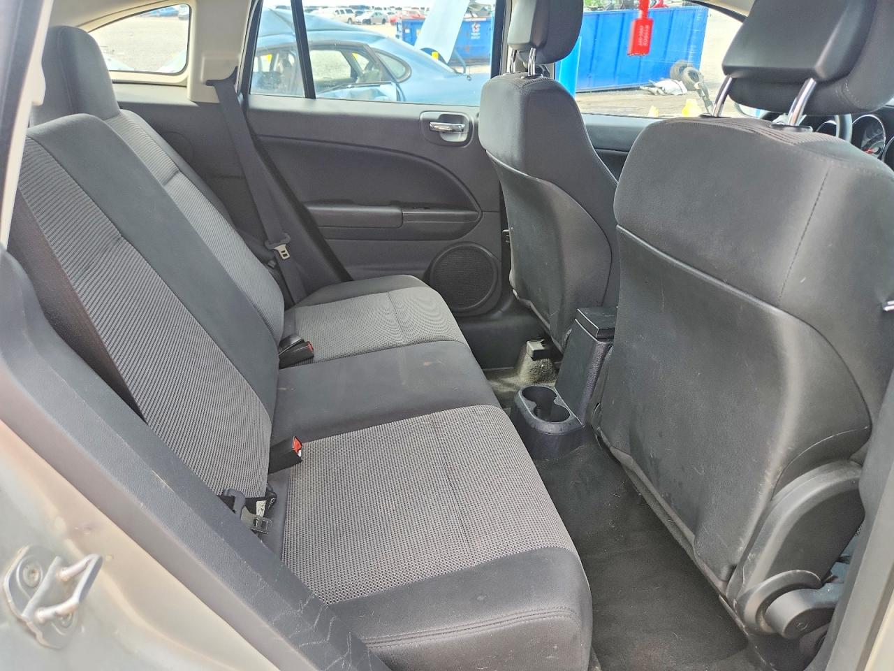 2011 Dodge Caliber Heat Серебряный vin: 1B3CB5HA5BD268203