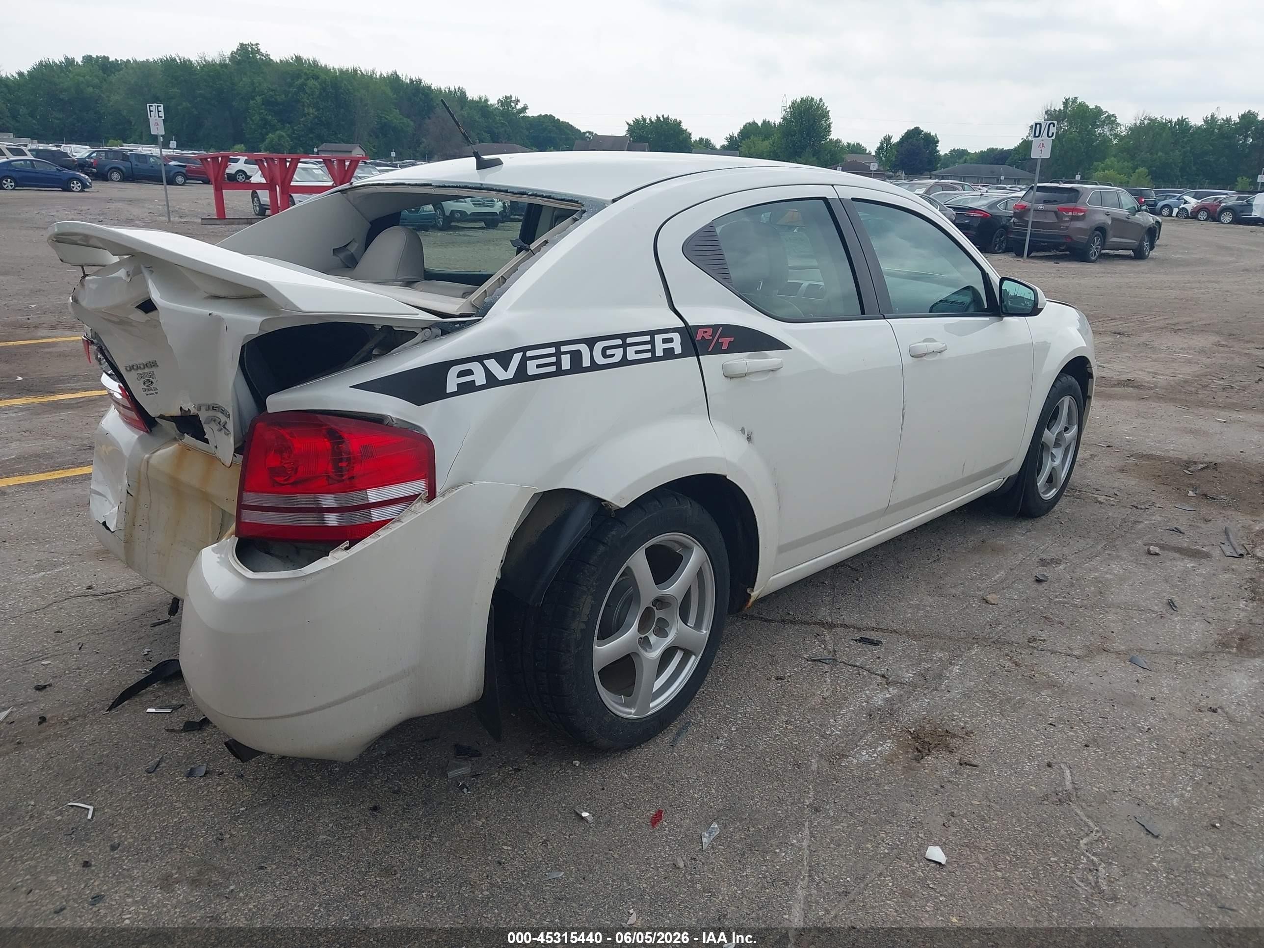 2010 Dodge Avenger R/t White vin: 1B3CC5FB8AN138658