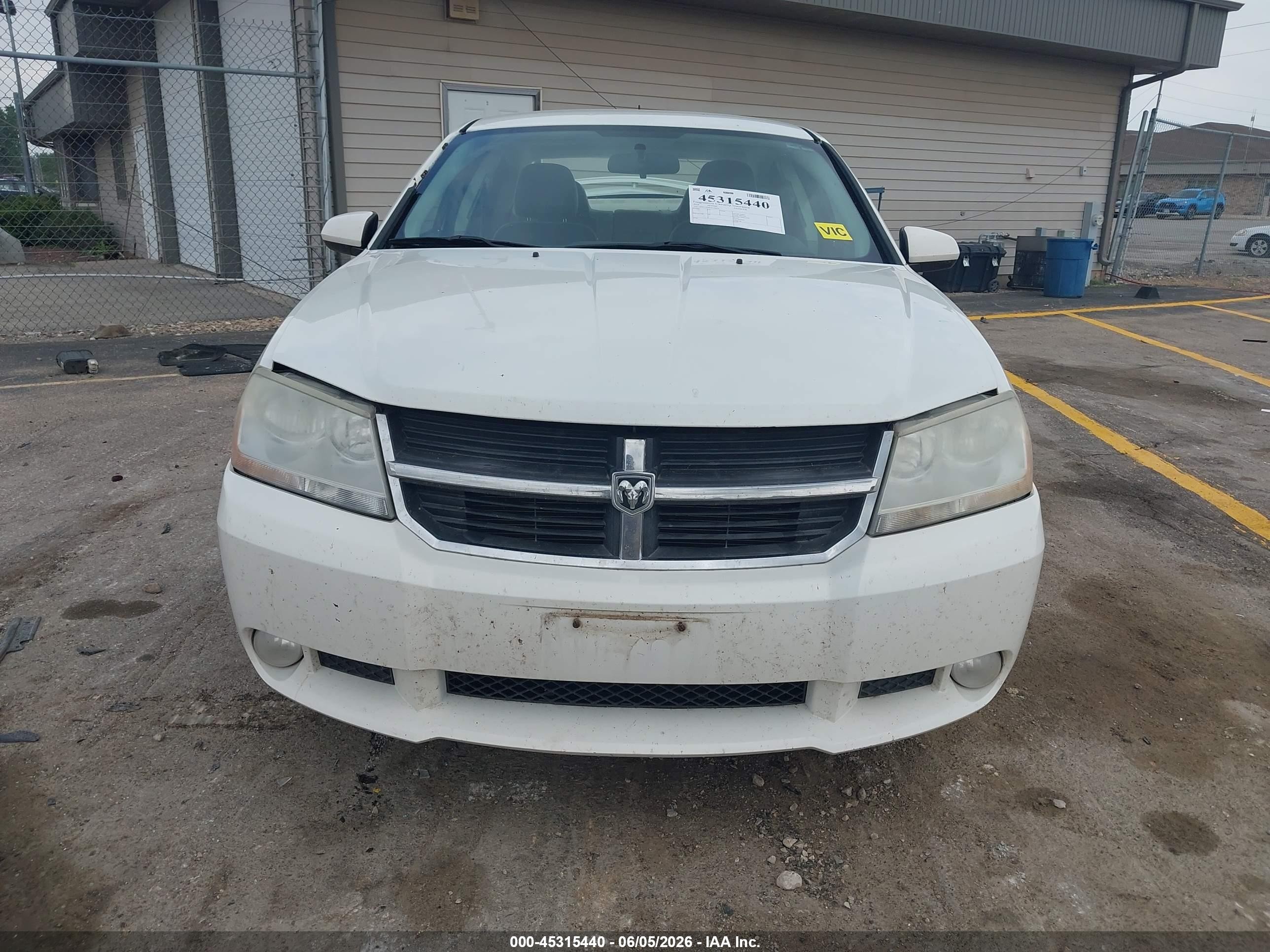 2010 Dodge Avenger R/t White vin: 1B3CC5FB8AN138658
