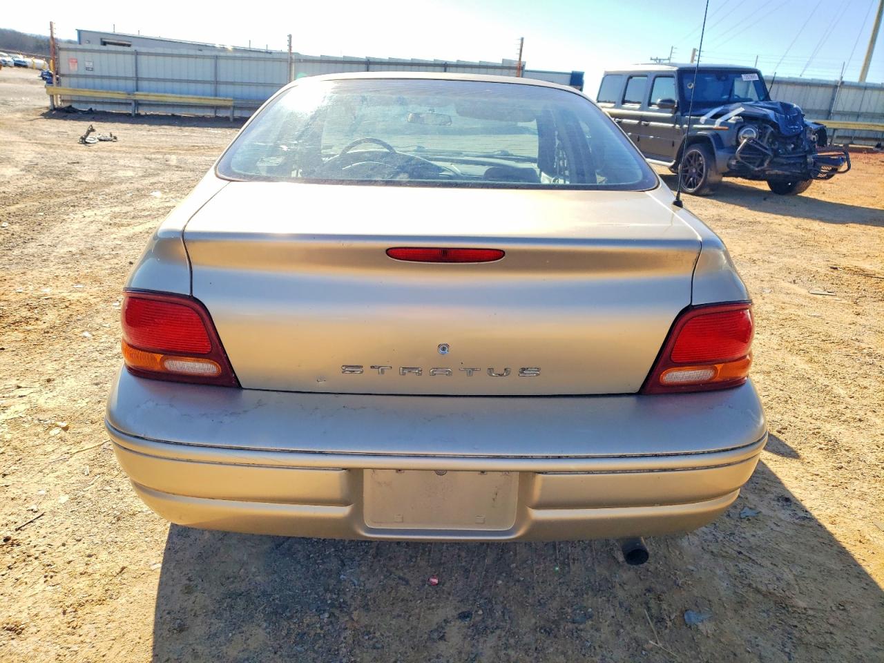 1999 Dodge Stratus Gold vin: 1B3EJ46X5XN683858
