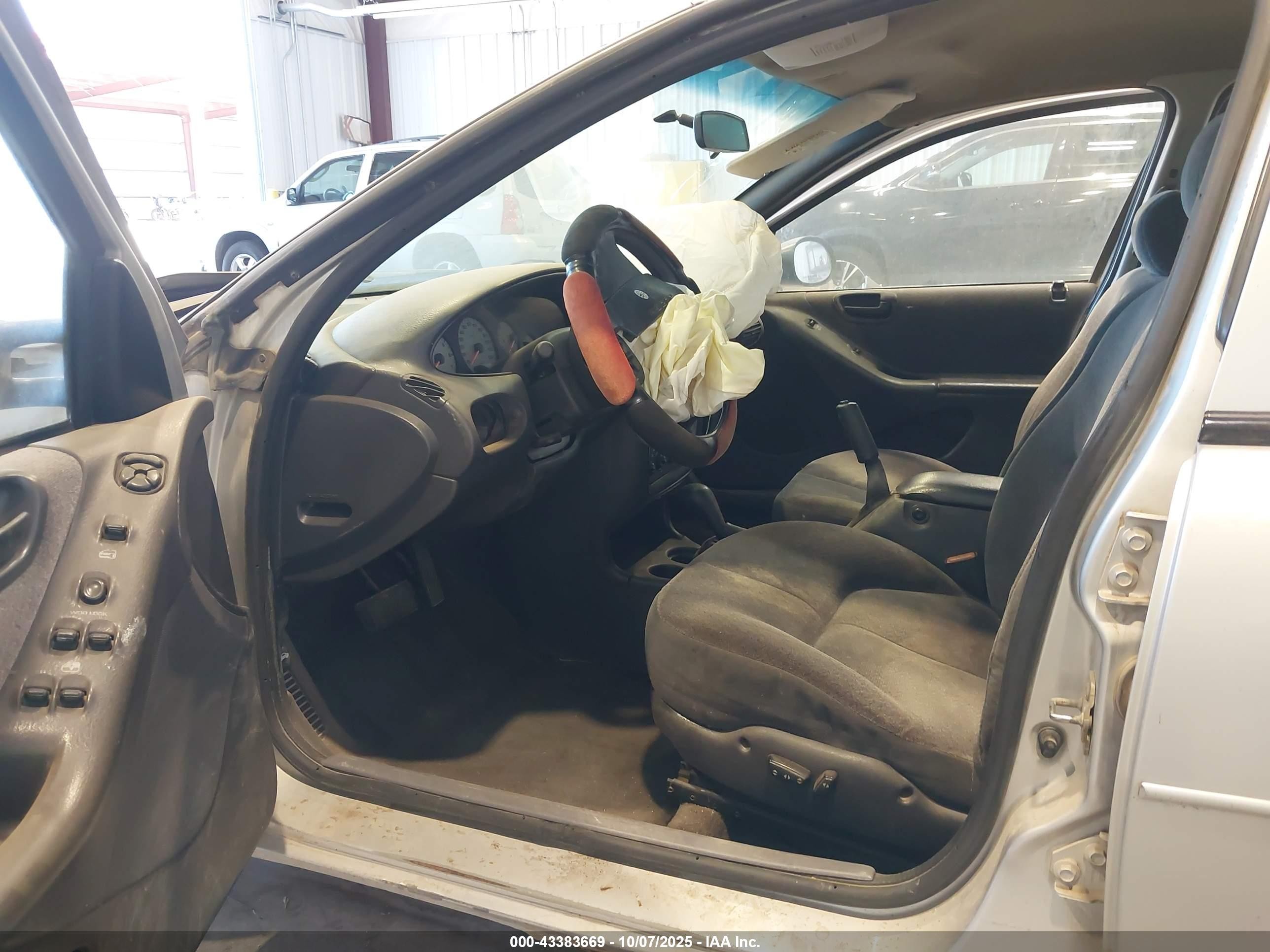 2000 Dodge Stratus Se Серебряный vin: 1B3EJ46X5YN169929