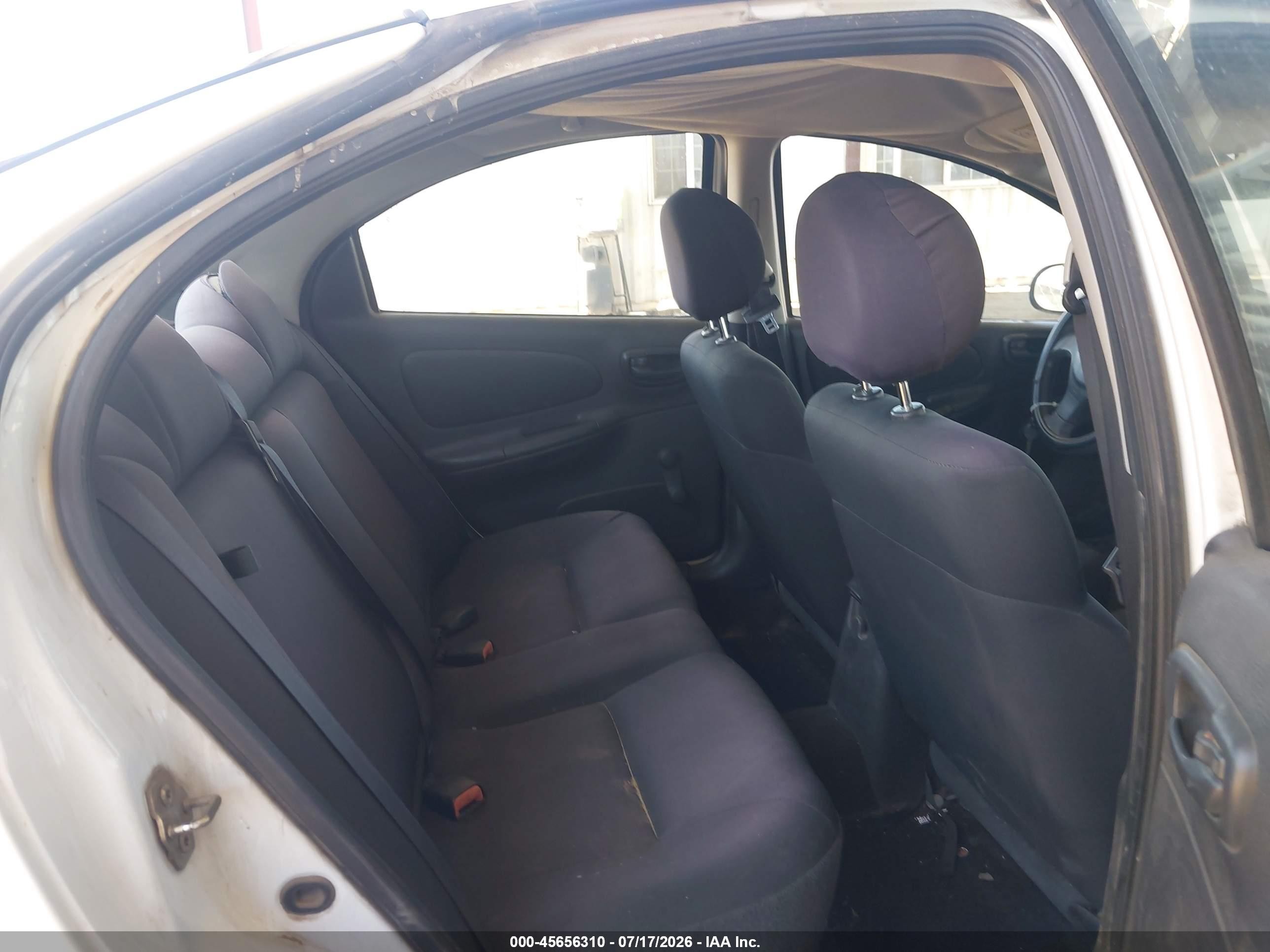 2004 Dodge Neon Se White vin: 1B3ES26C24D506197