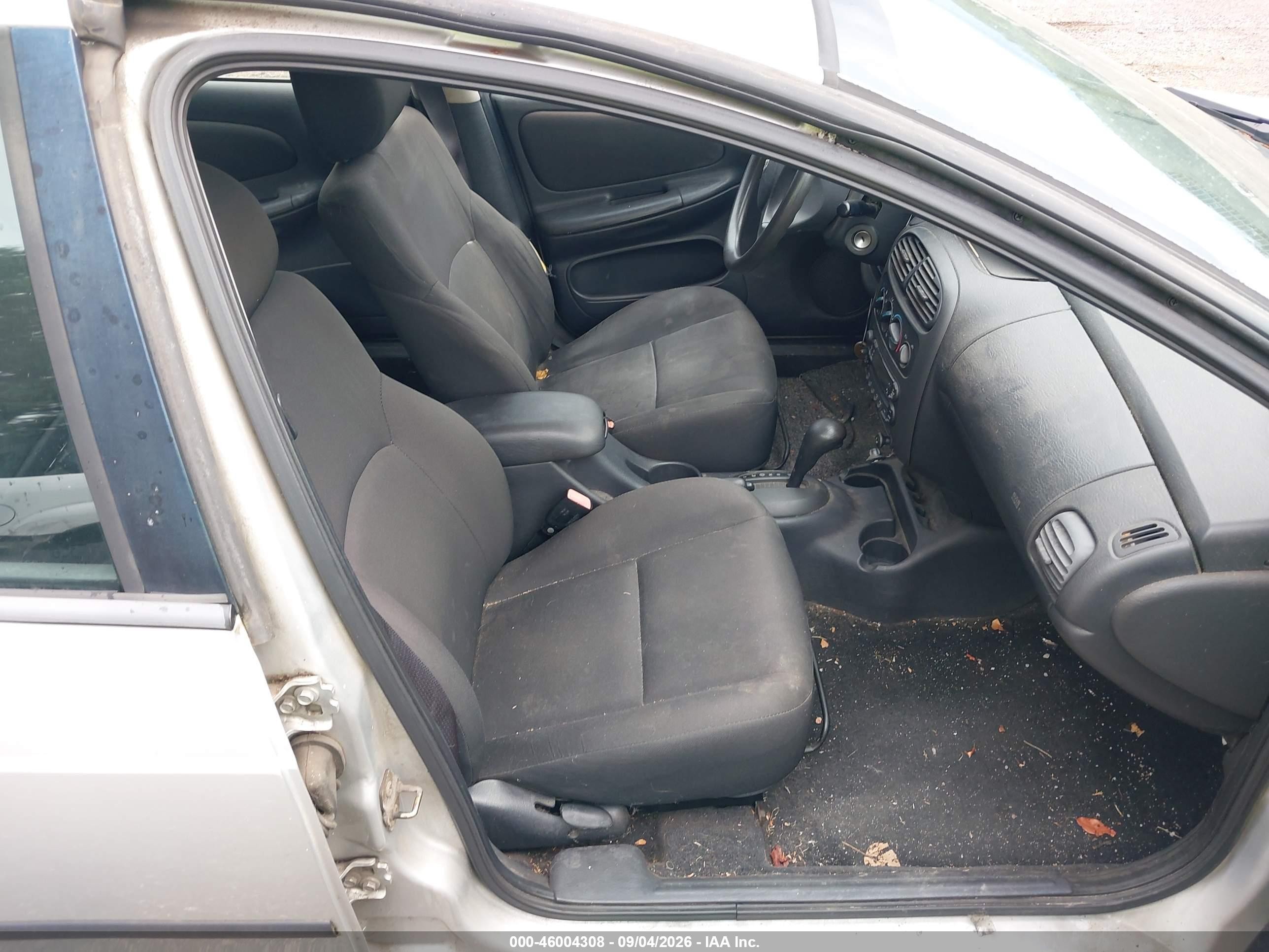2004 Dodge Neon Se Серебряный vin: 1B3ES26CX4D586106