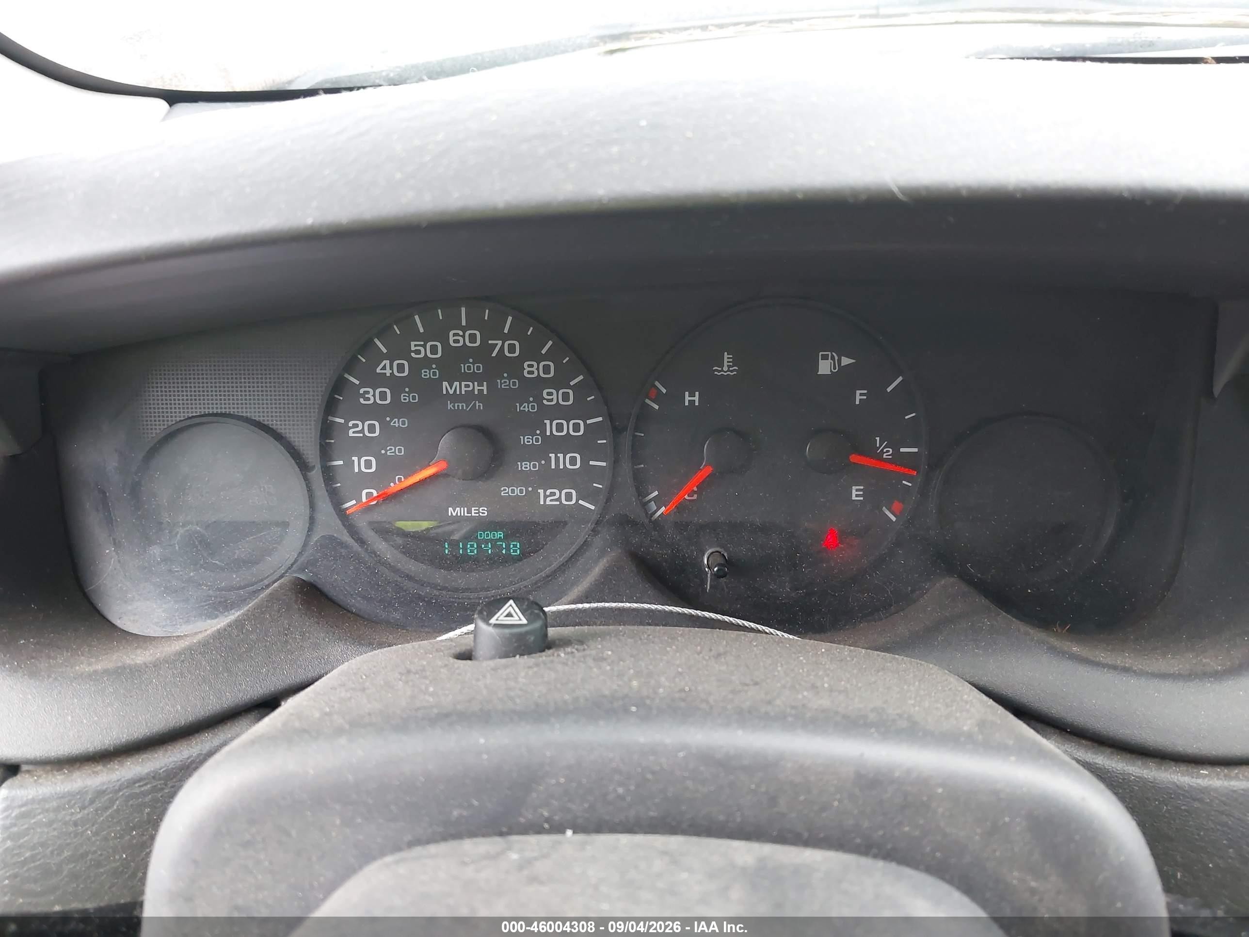 2004 Dodge Neon Se Серебряный vin: 1B3ES26CX4D586106