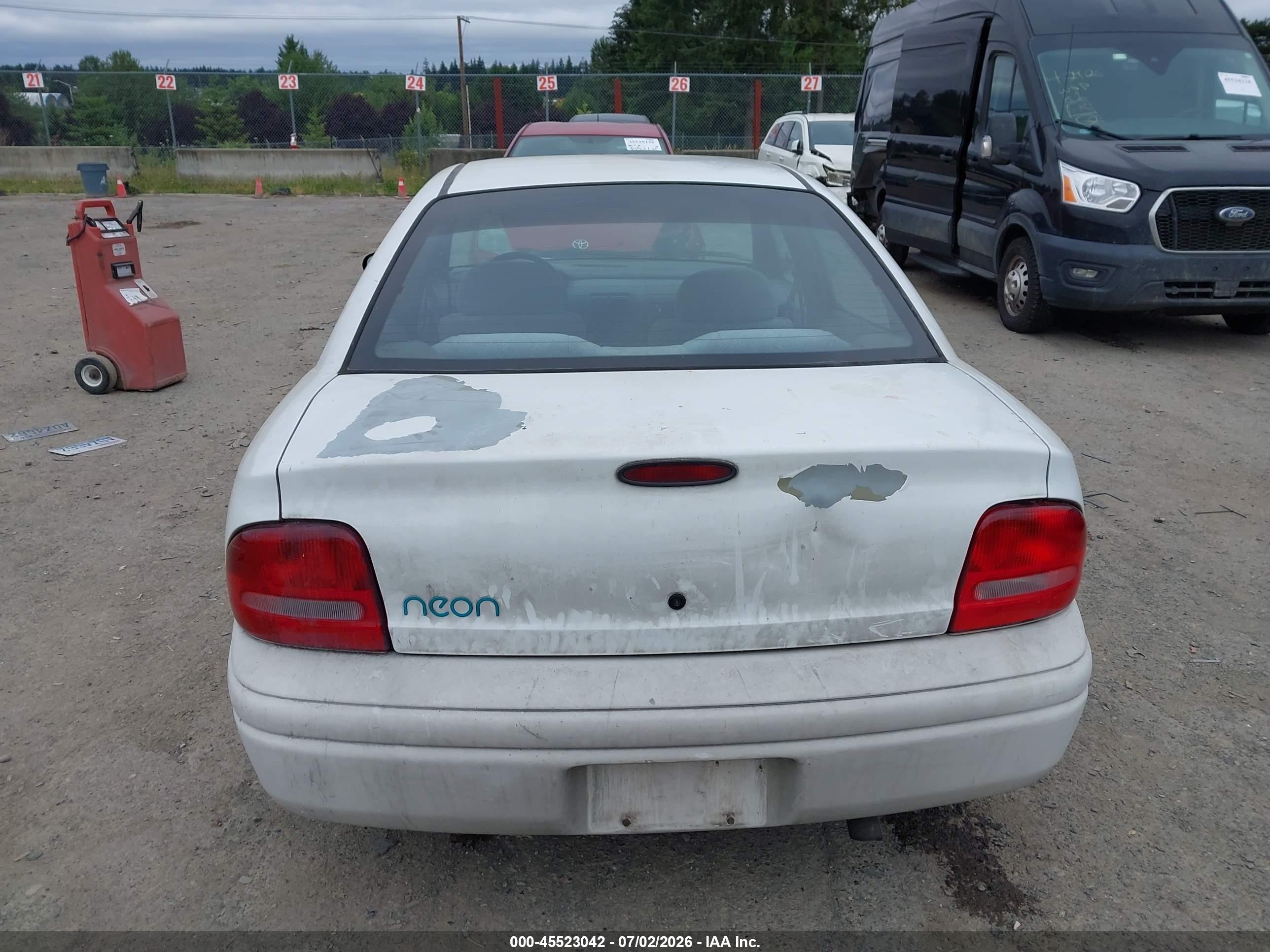 1995 Dodge Neon Highline White vin: 1B3ES47C9SD559647