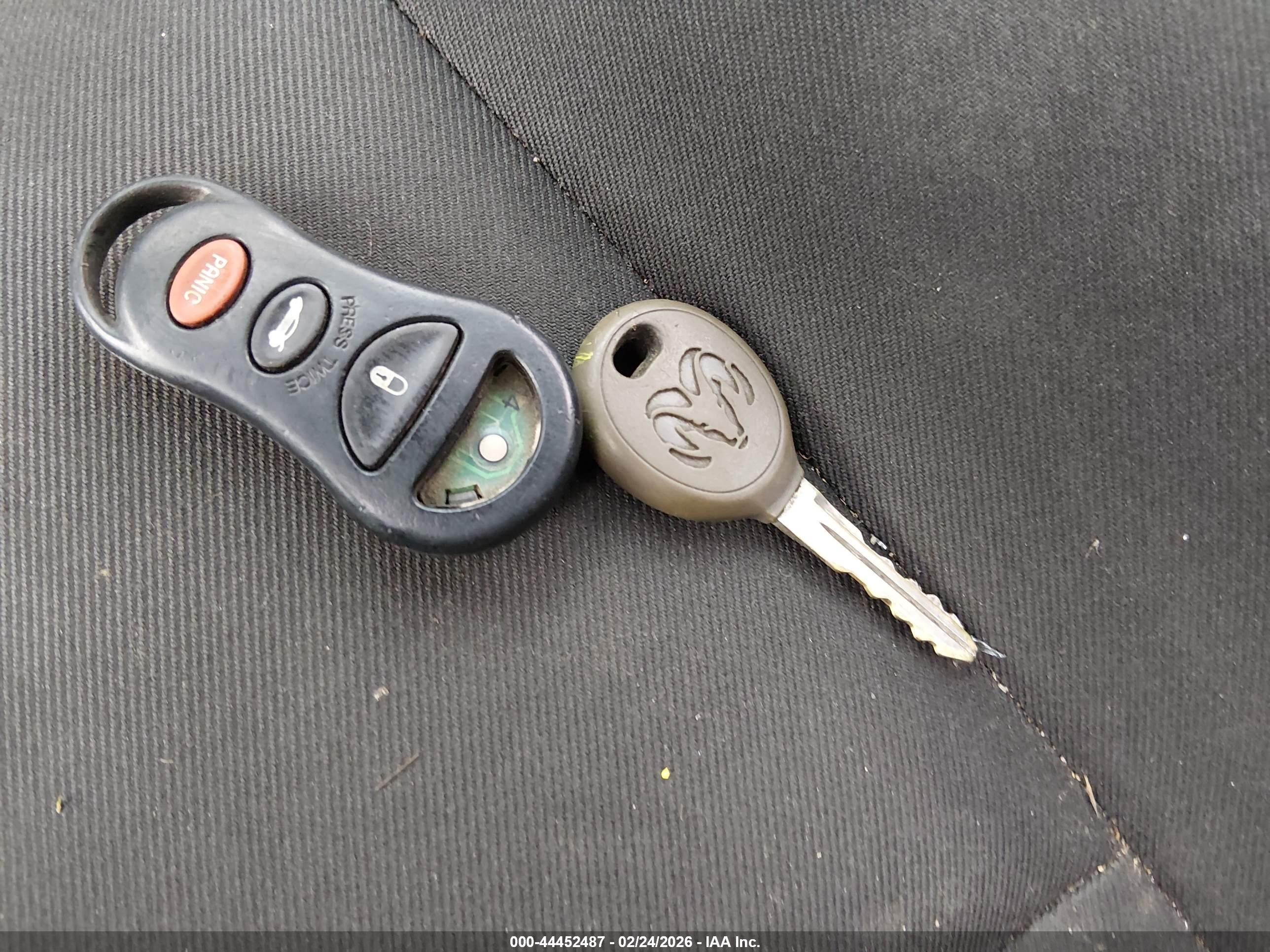 2004 Dodge Neon Sxt Silver vin: 1B3ES56C04D587444
