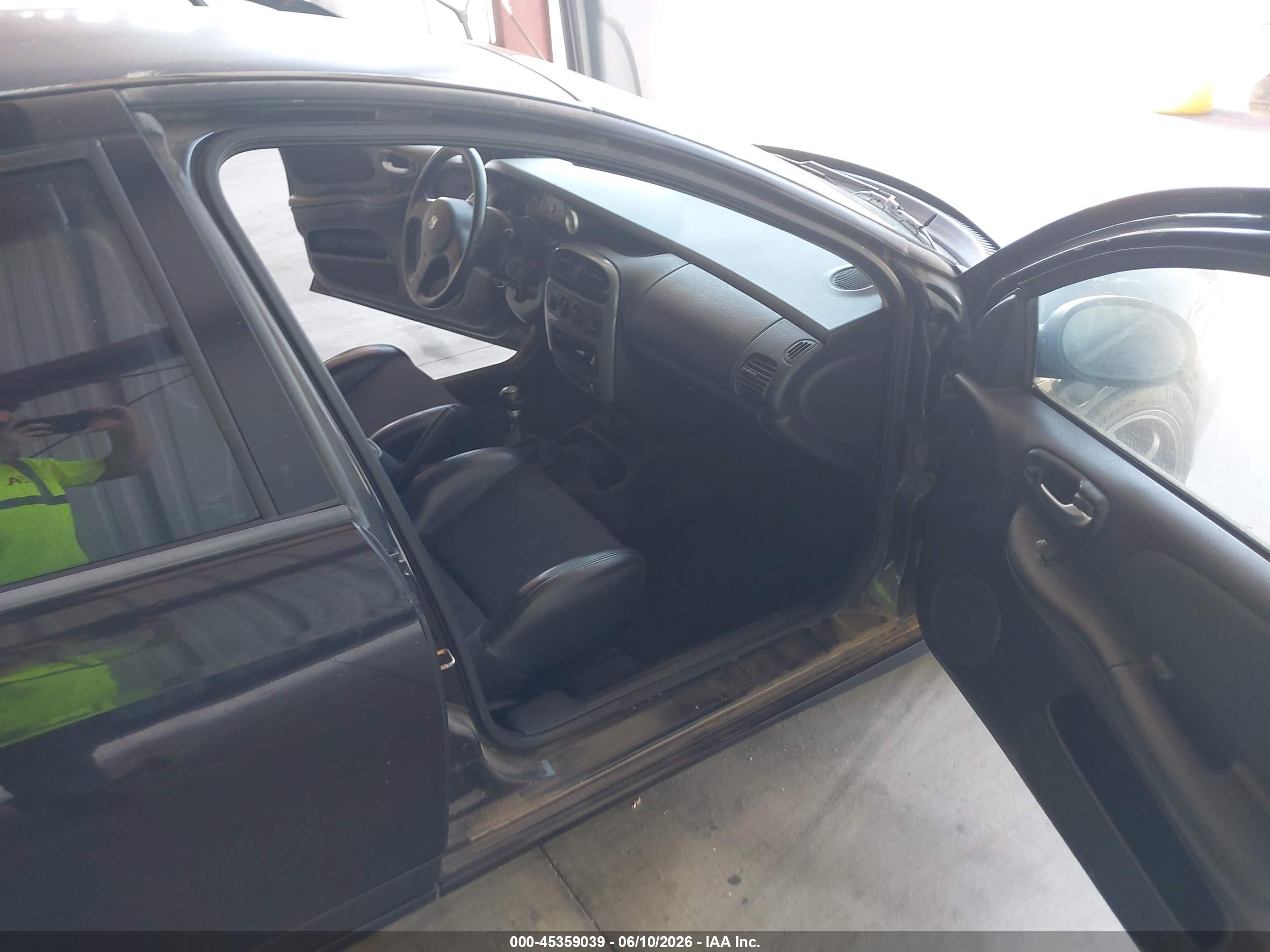 2004 Dodge Srt4   Черный vin: 1B3ES66S04D559611