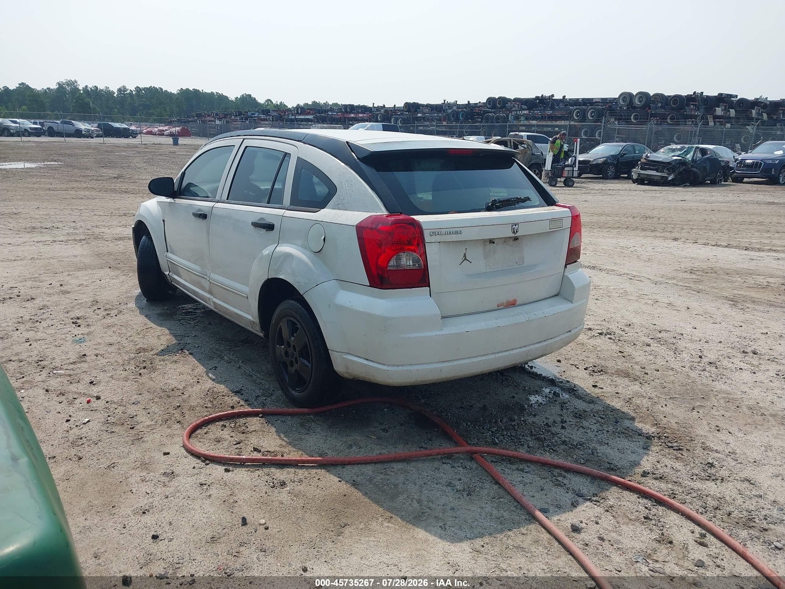 2007 Dodge Caliber   White vin: 1B3HB28B57D569218