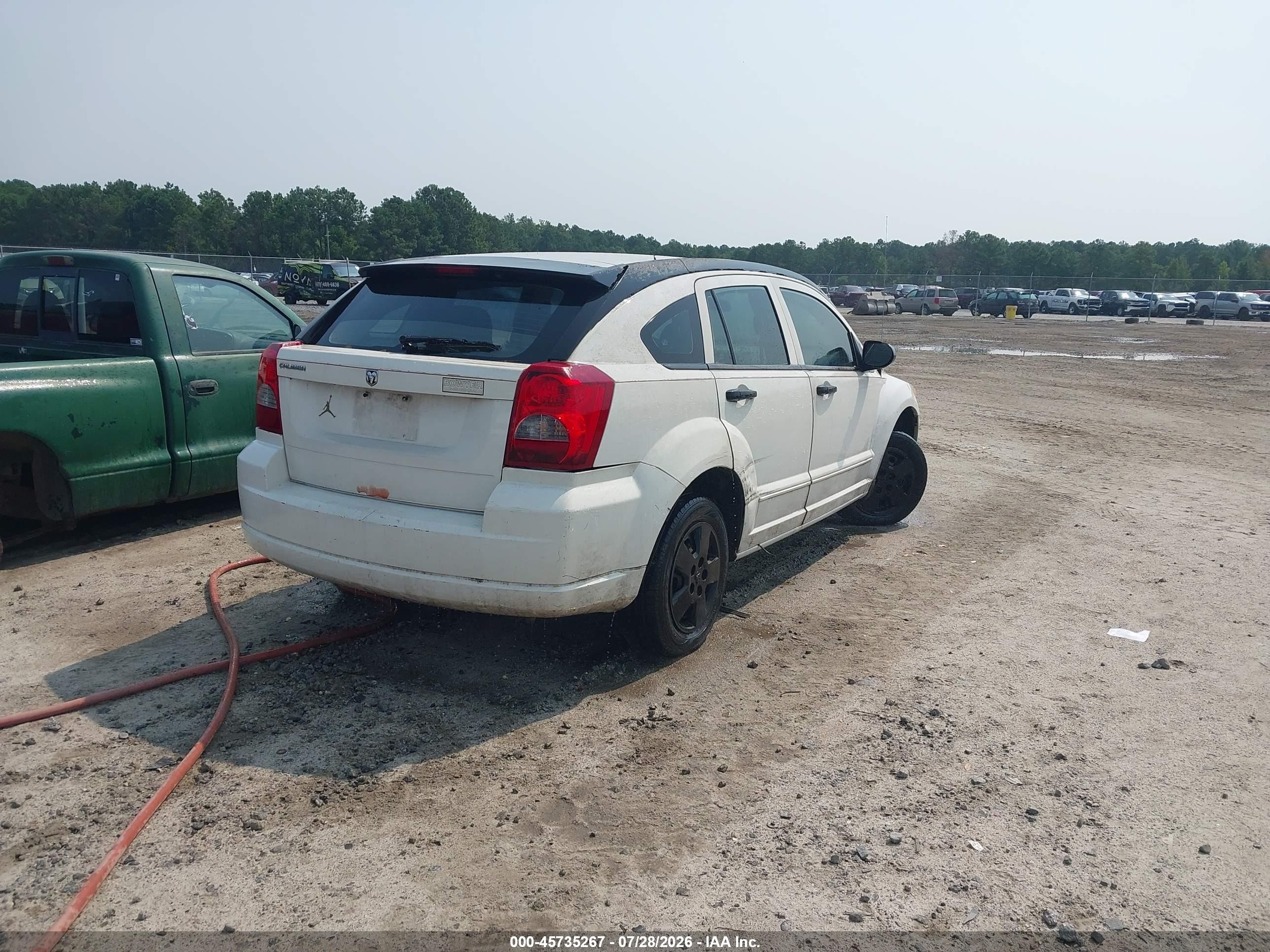 2007 Dodge Caliber   White vin: 1B3HB28B57D569218