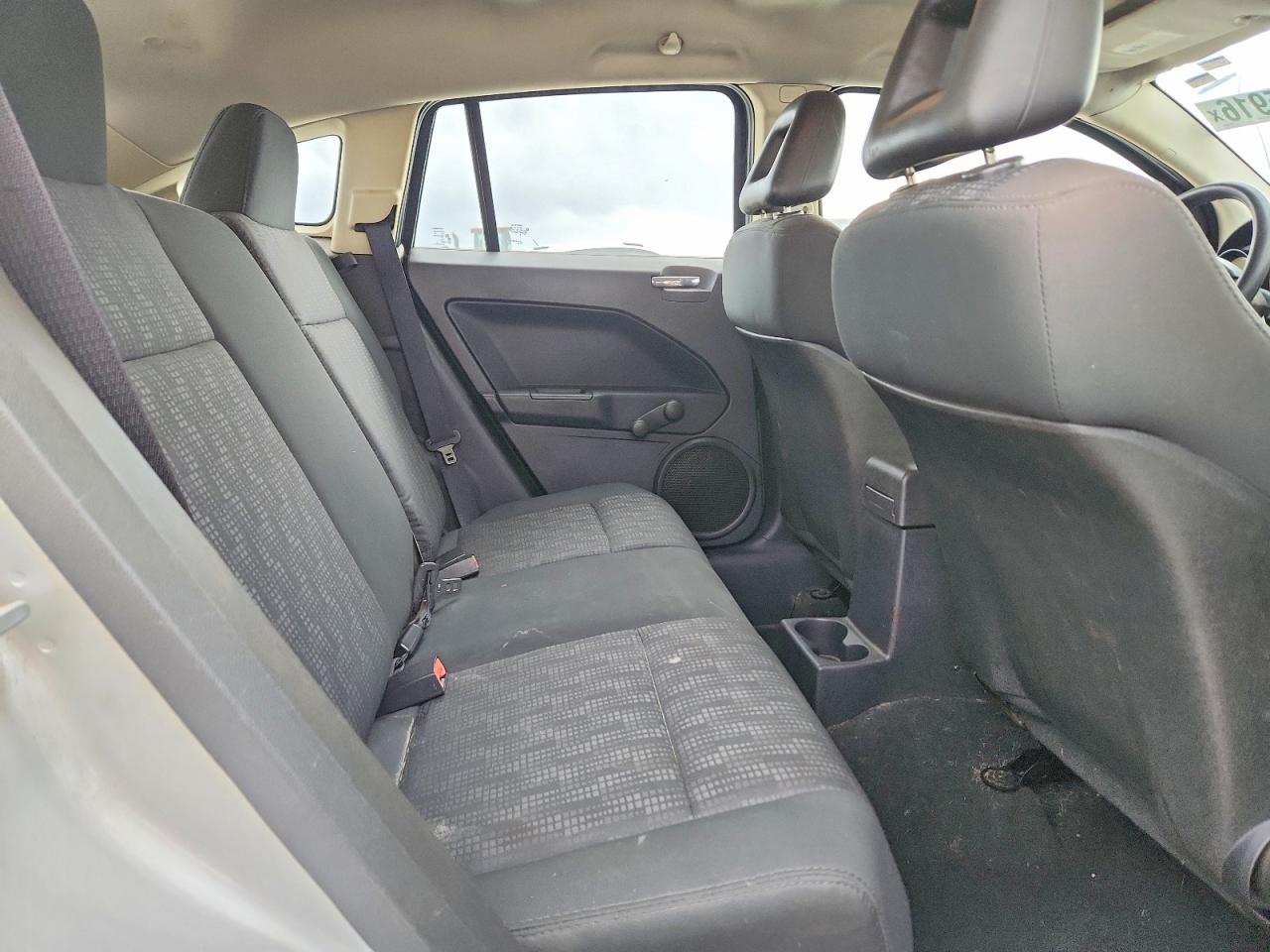 2008 Dodge Caliber Серебряный vin: 1B3HB28B58D699355