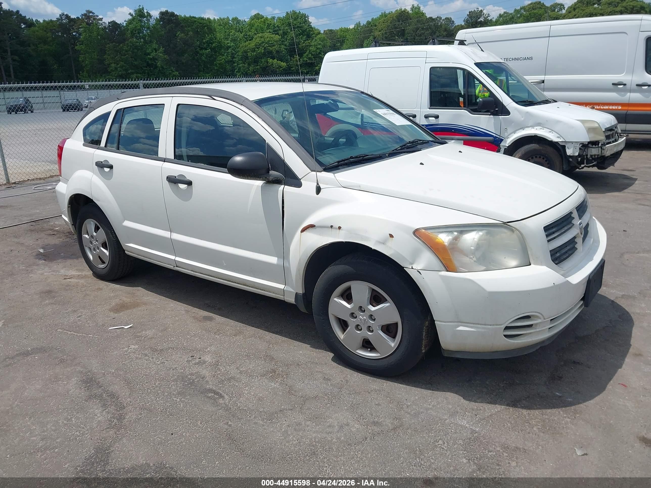 2007 Dodge Caliber   White vin: 1B3HB28B67D177123