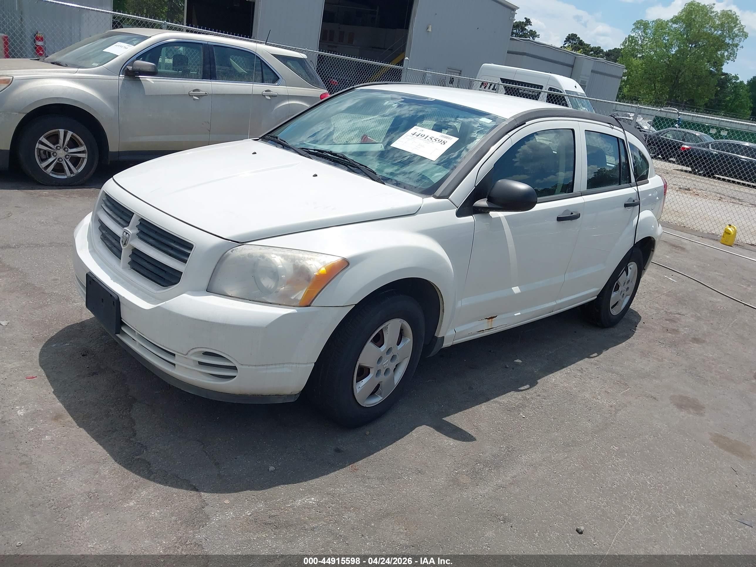 2007 Dodge Caliber   White vin: 1B3HB28B67D177123