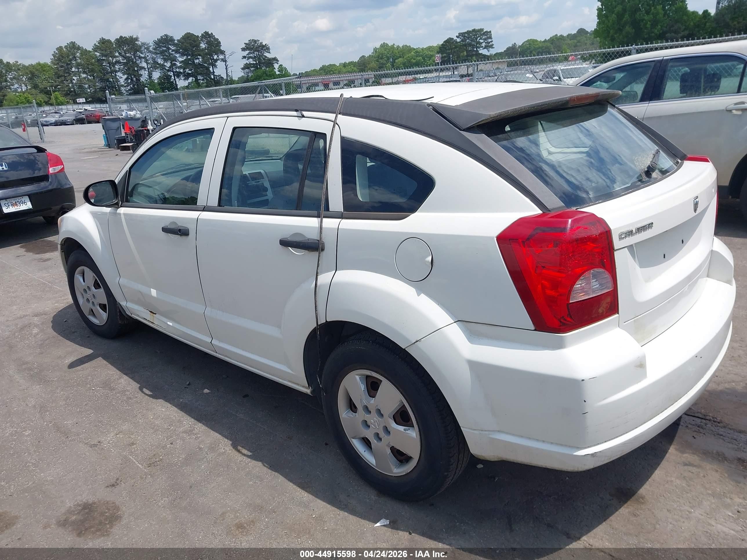 2007 Dodge Caliber   White vin: 1B3HB28B67D177123