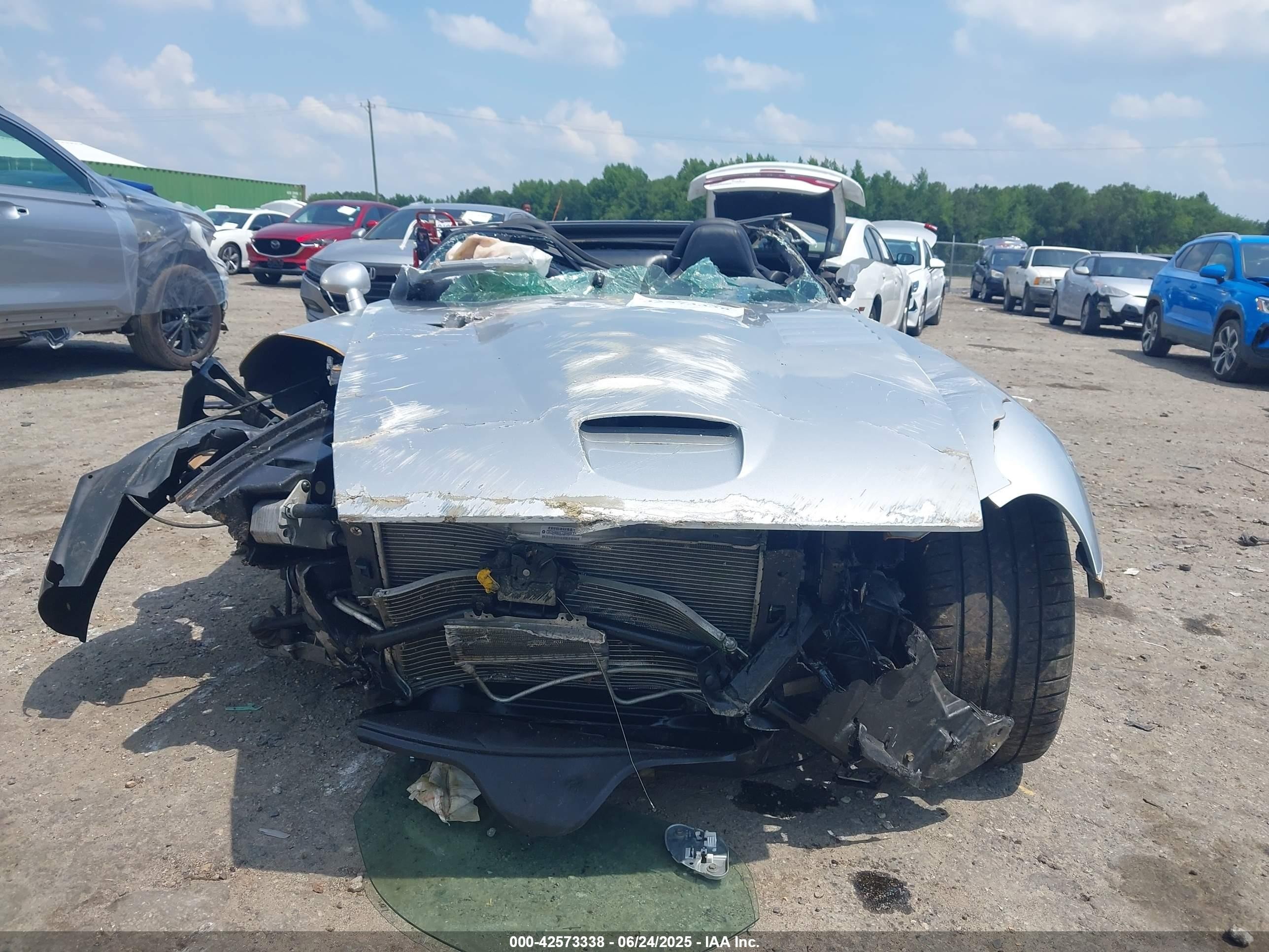 2003 Dodge Viper Srt10 Silver vin: 1B3JR65Z73V501397