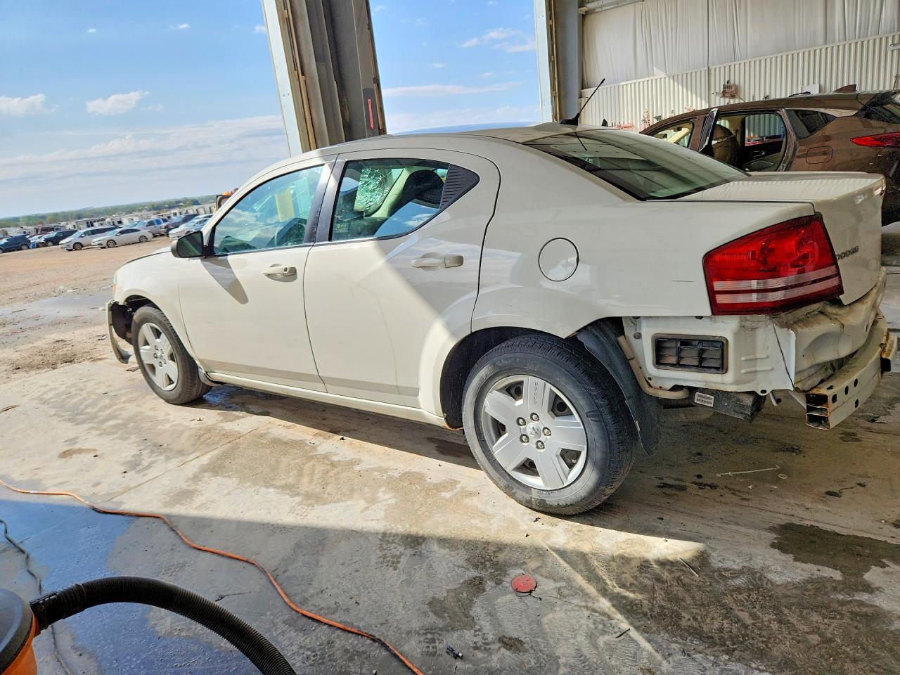 2009 Dodge Avenger Se Белый vin: 1B3LC46B89N535440