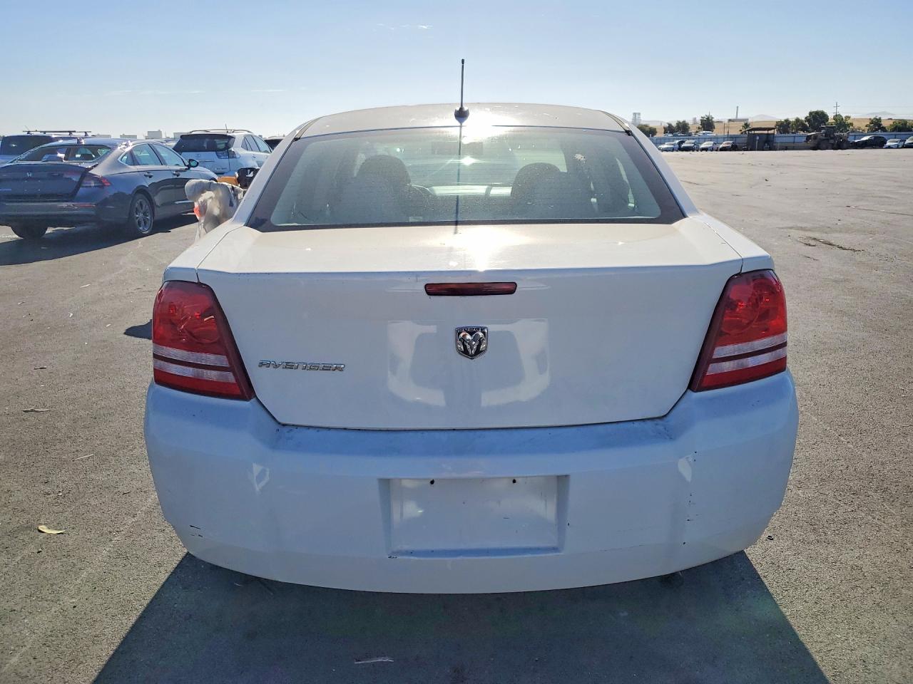 2008 Dodge Avenger Se White vin: 1B3LC46J98N193227