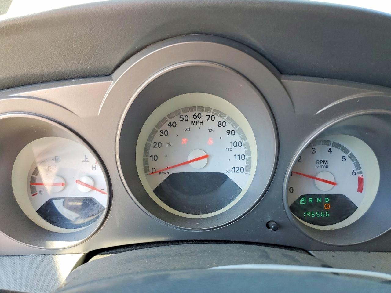 2008 Dodge Avenger Se Silver vin: 1B3LC46K48N687309