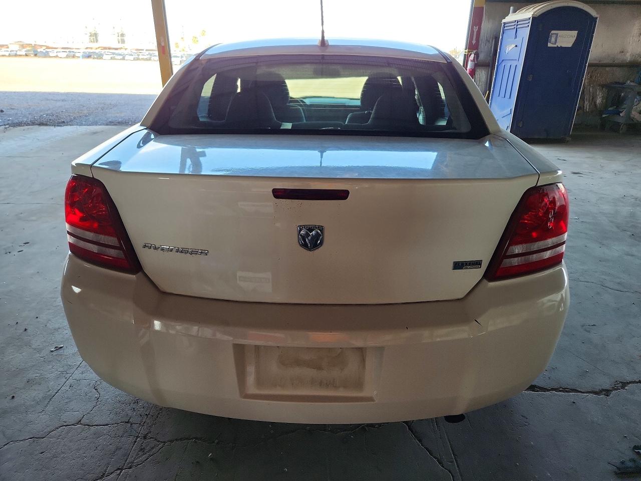 2008 Dodge Avenger Se Белый vin: 1B3LC46R38N242363