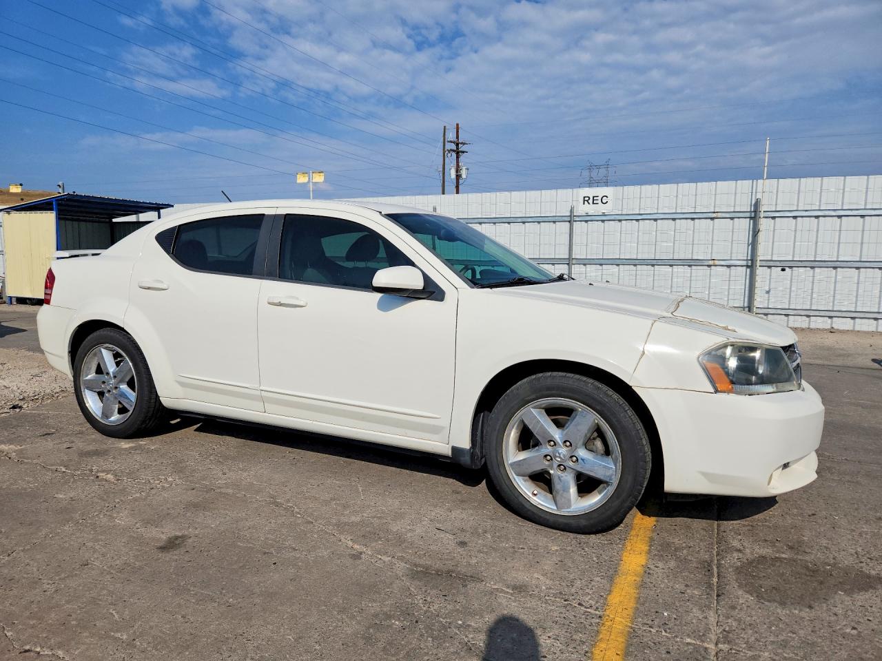 2008 Dodge Avenger R/t White vin: 1B3LC76M48N690052