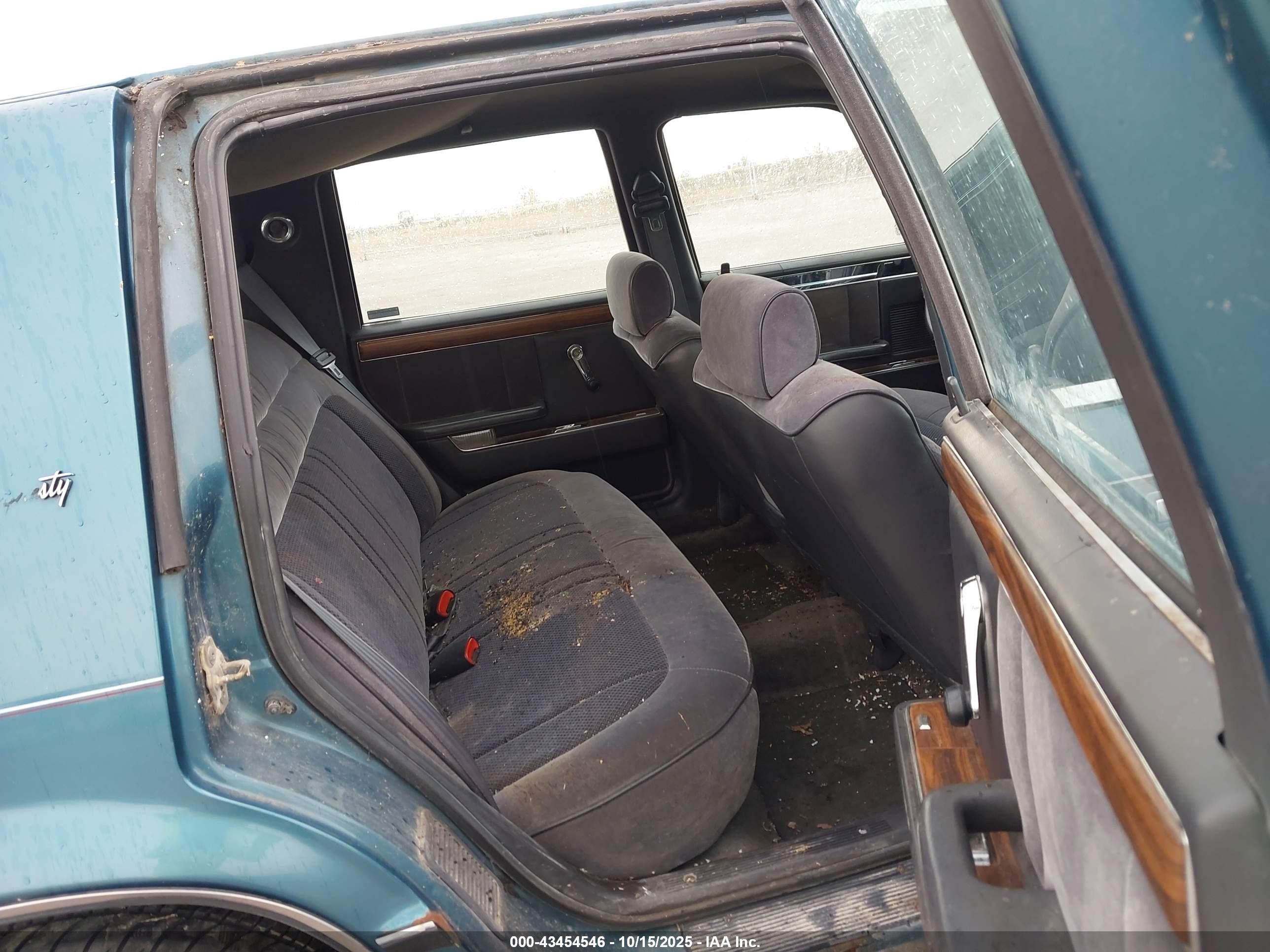 1993 Dodge Dynasty   Blue vin: 1B3XC46K7PD204191