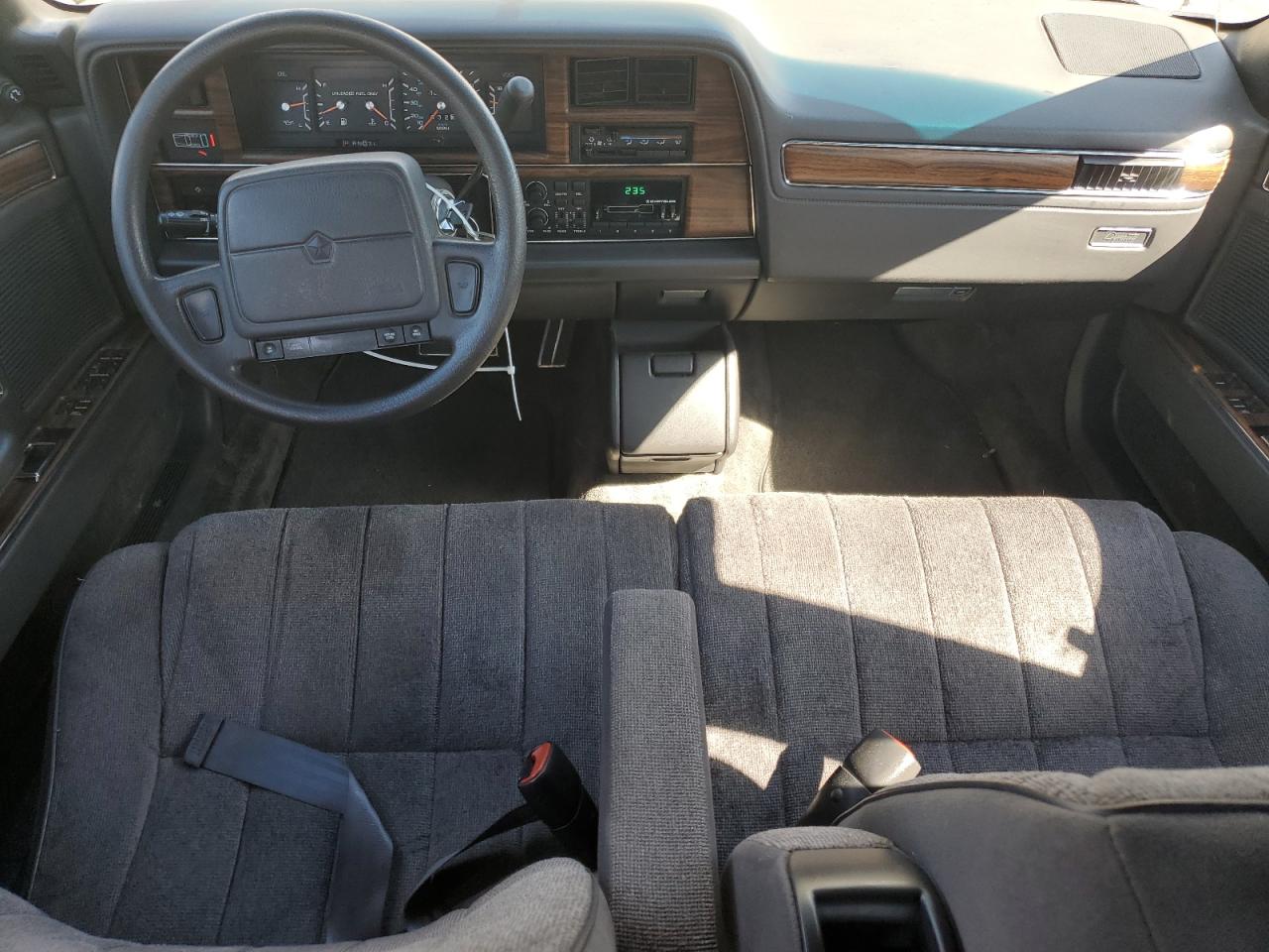1993 Dodge Dynasty Le Gold vin: 1B3XC56R4PD186204