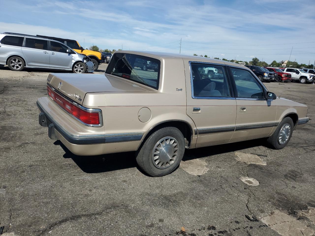 1993 Dodge Dynasty Le Gold vin: 1B3XC56R4PD186204