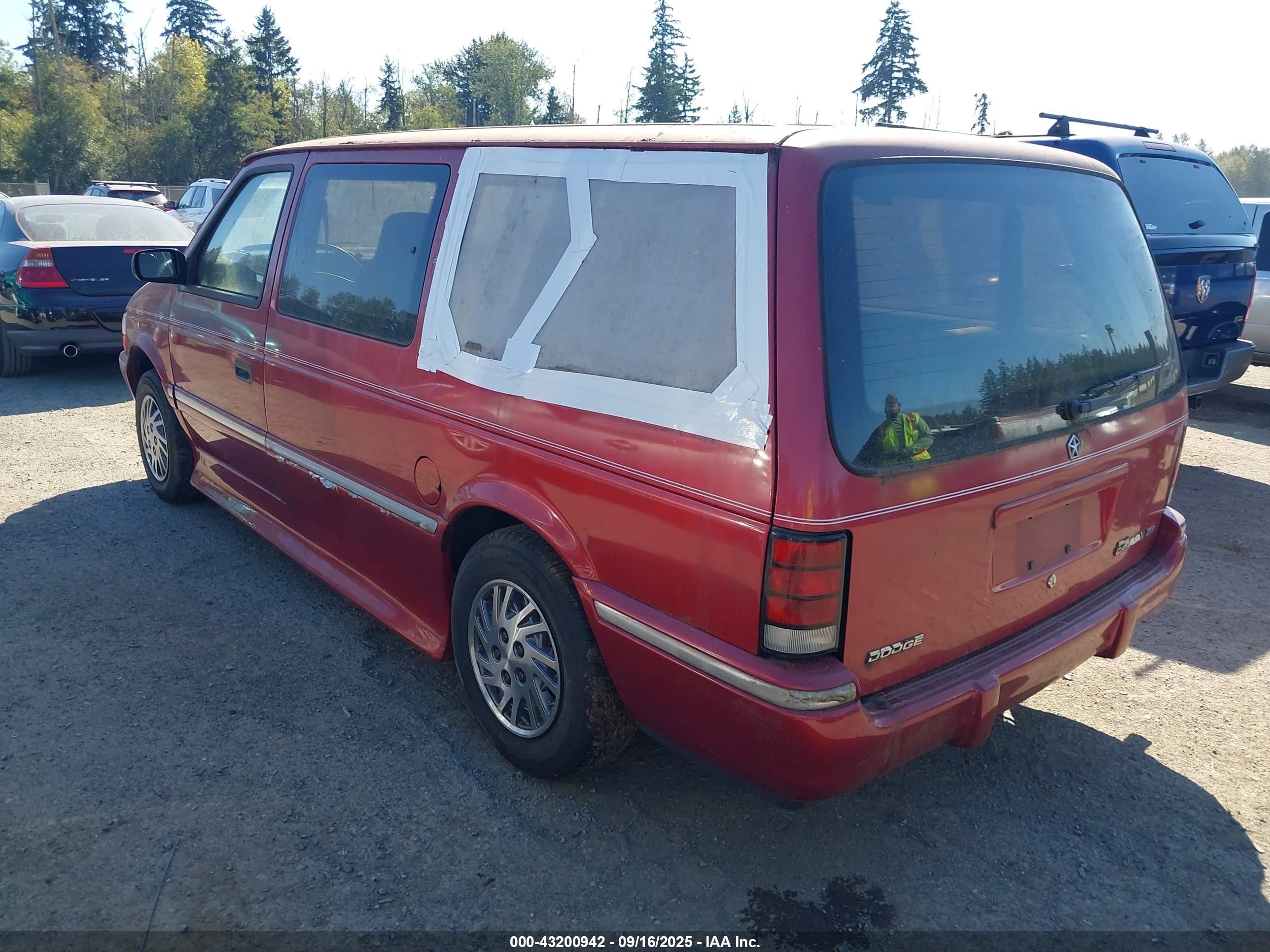 1993 Dodge Grand Caravan Se Red vin: 1B4GH44R2PX641611