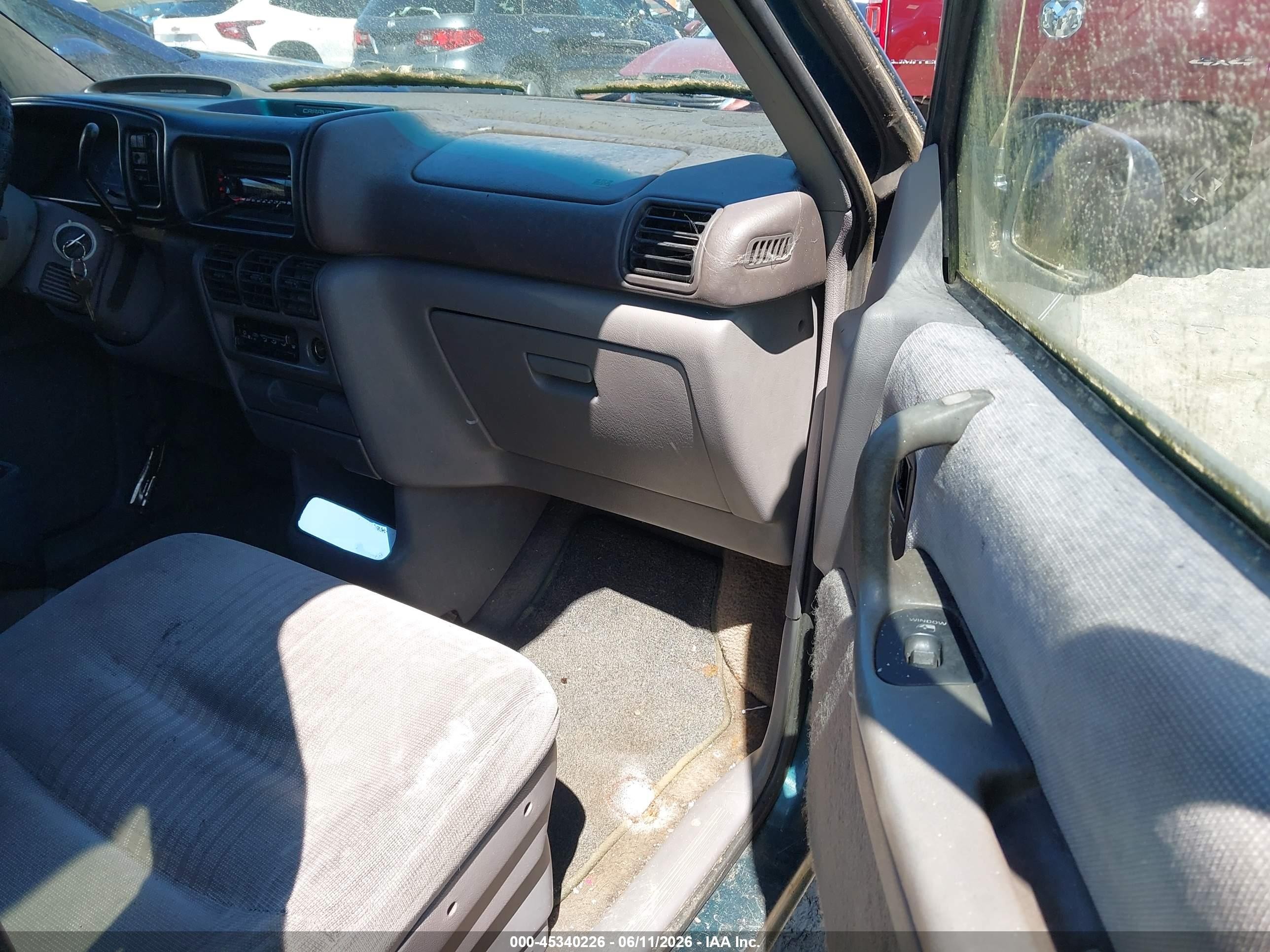 1995 Dodge Grand Caravan Se Green vin: 1B4GH44R2SX616006