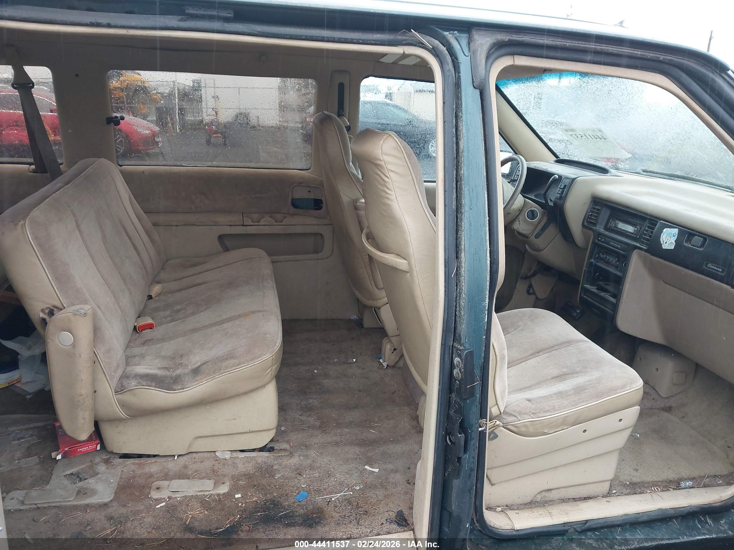 1993 Dodge Grand Caravan Se Green vin: 1B4GH44R4PX613745