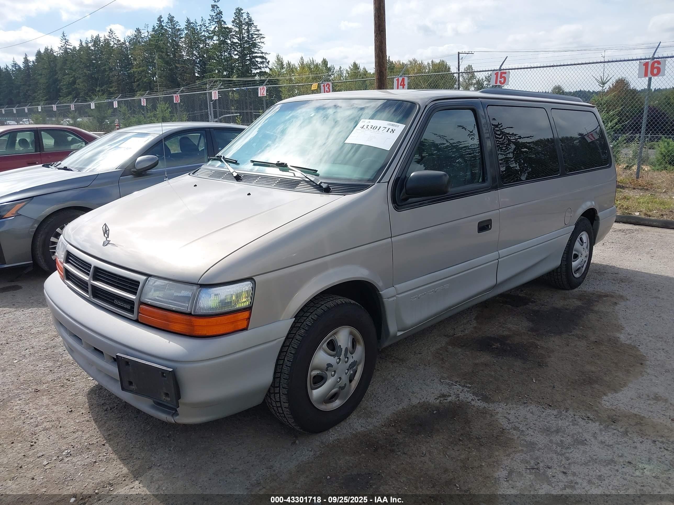 1995 Dodge Grand Caravan Le/es Gray vin: 1B4GH54R9SX552908