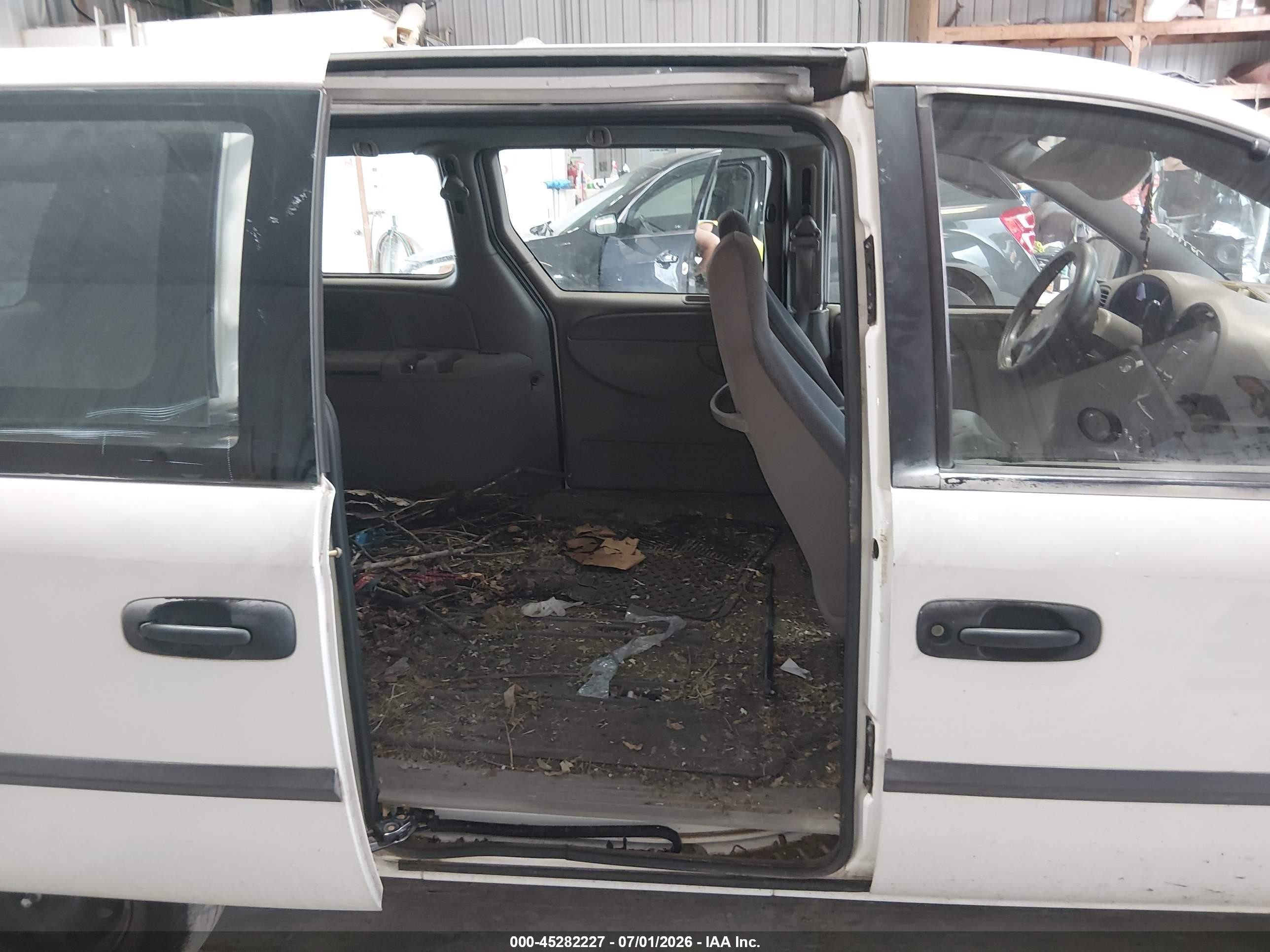 2002 Dodge Grand Caravan Se Белый vin: 1B4GP243X2B727791