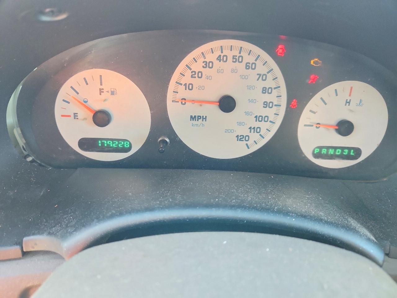 2002 Dodge Caravan Se Серебряный vin: 1B4GP25342B603644