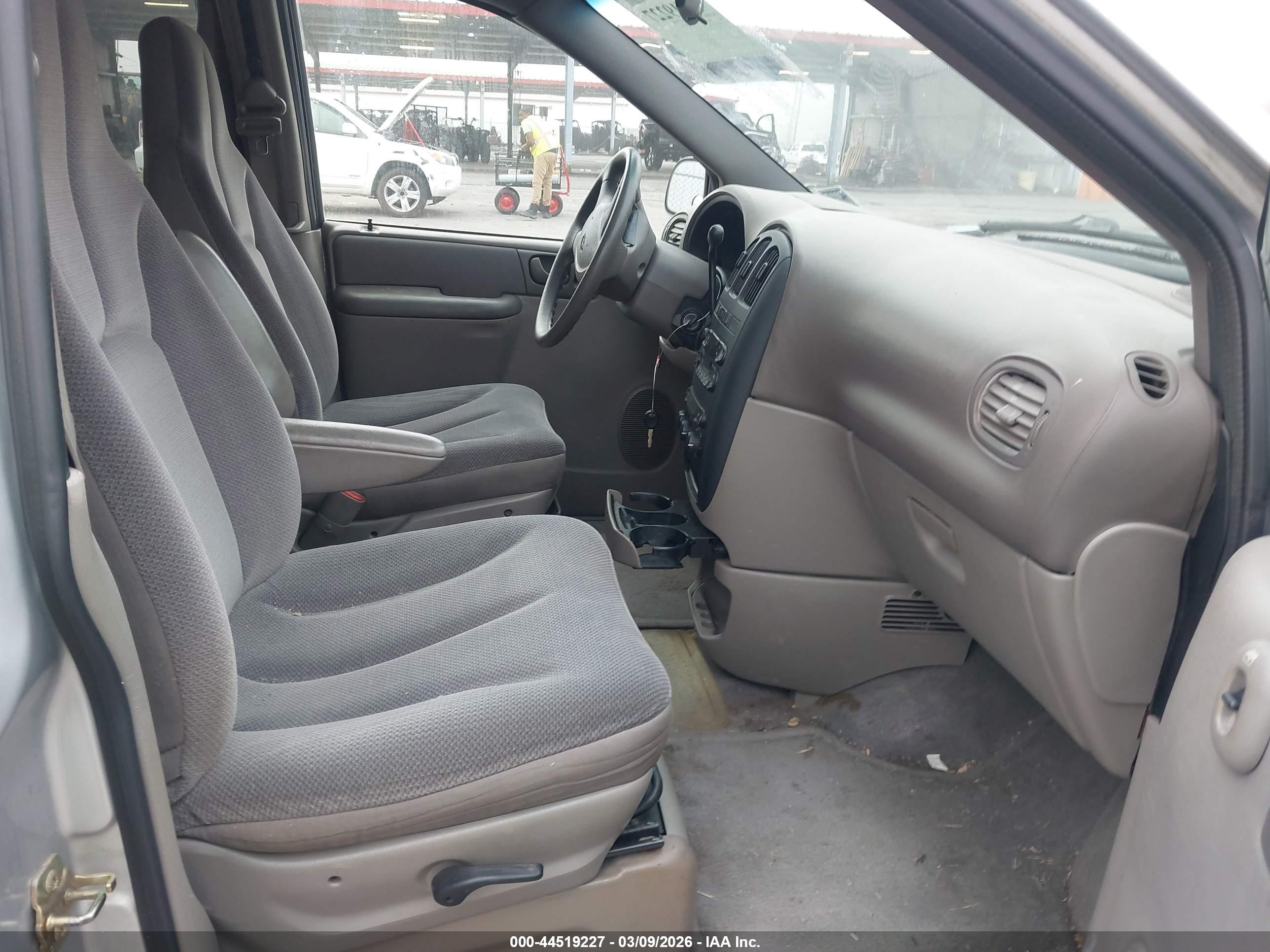 2002 Dodge Caravan Se Silver vin: 1B4GP25372B654622