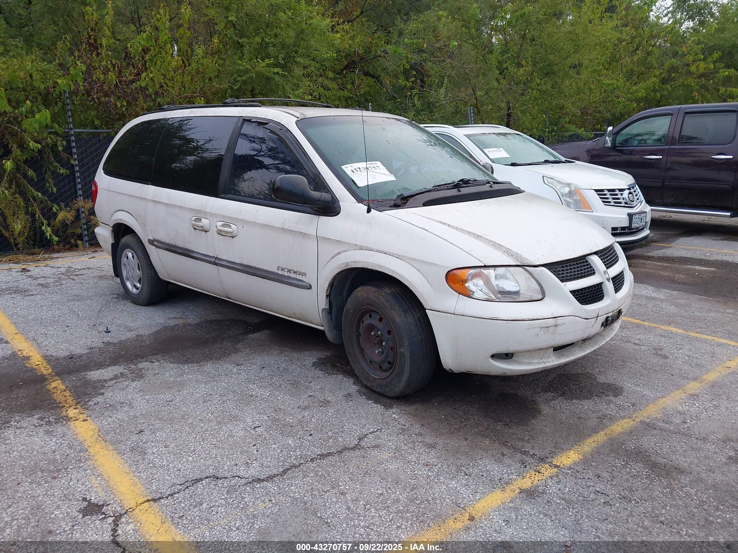 2001 Dodge Grand Caravan Sport White vin: 1B4GP44321B256892