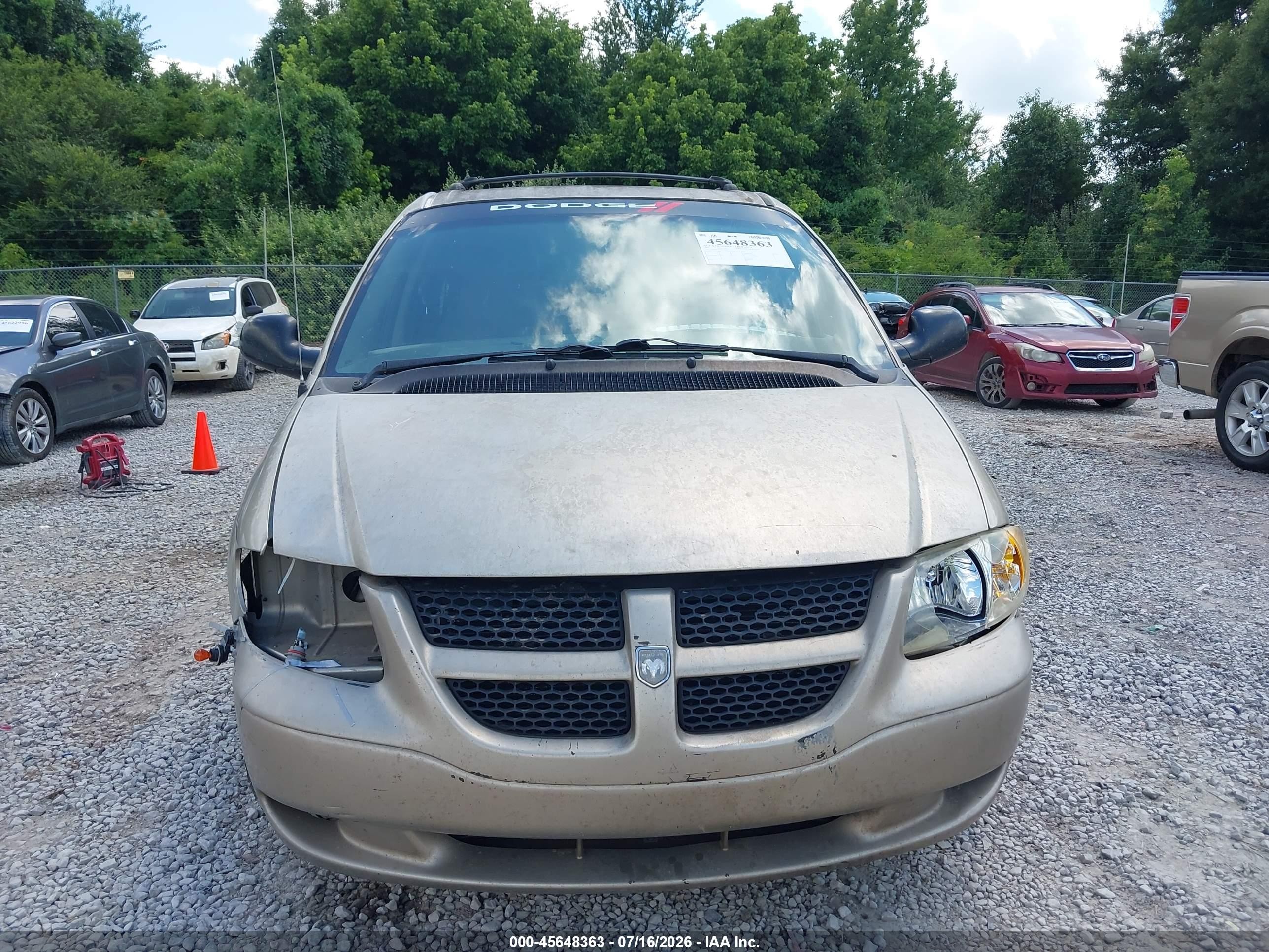 2002 Dodge Grand Caravan Sport Gold vin: 1B4GP44352B720372