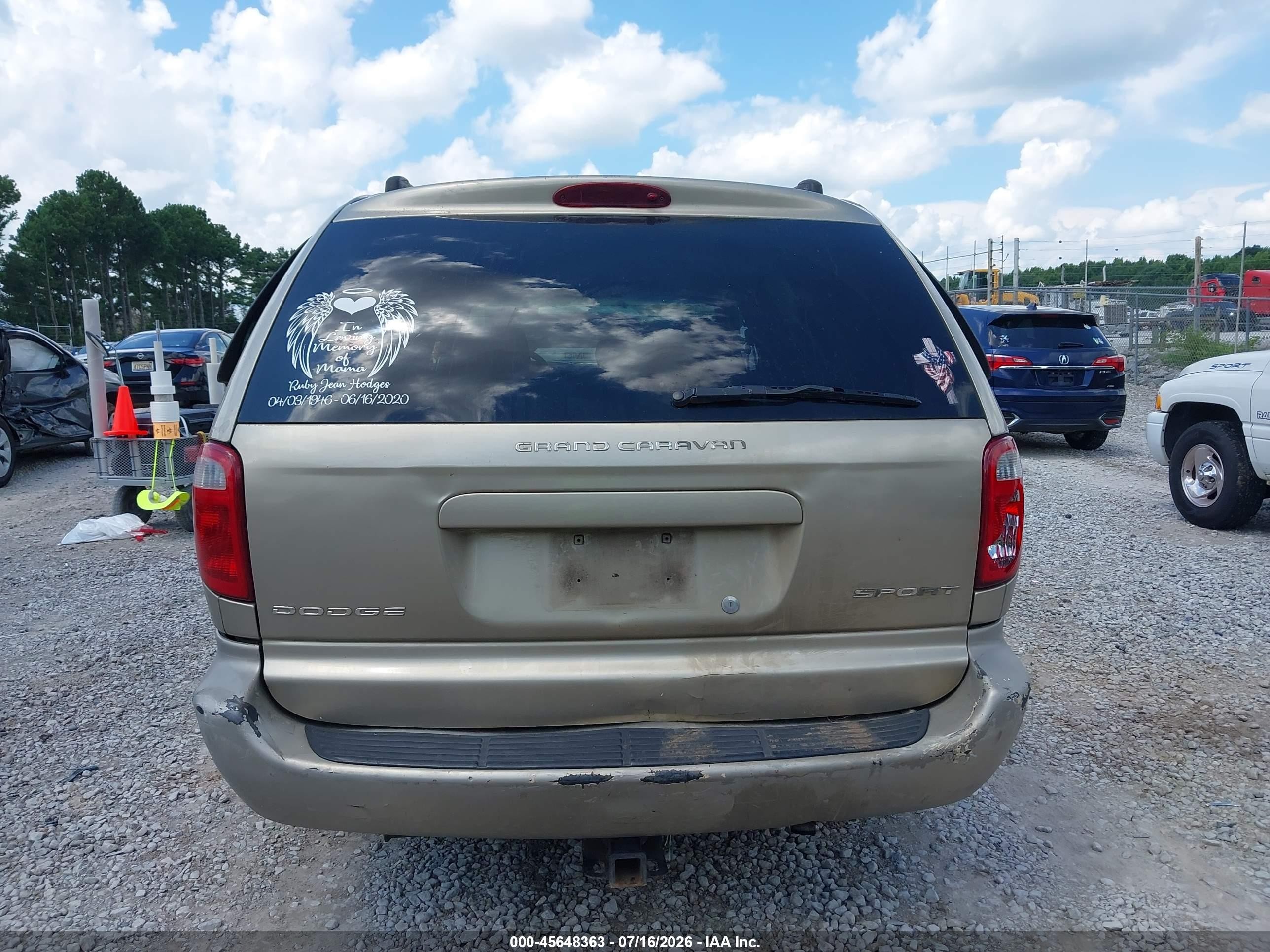 2002 Dodge Grand Caravan Sport Gold vin: 1B4GP44352B720372