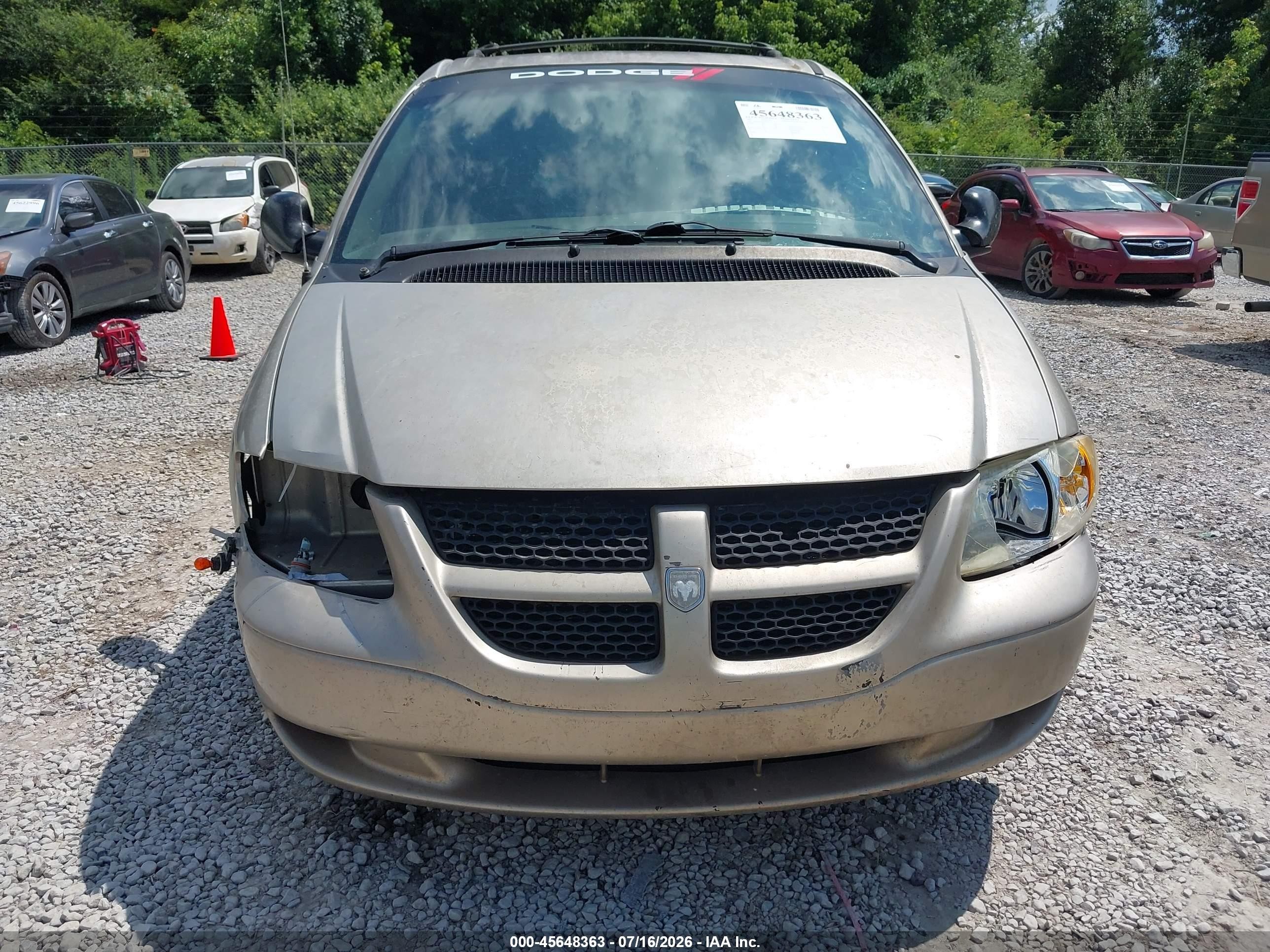 2002 Dodge Grand Caravan Sport Gold vin: 1B4GP44352B720372