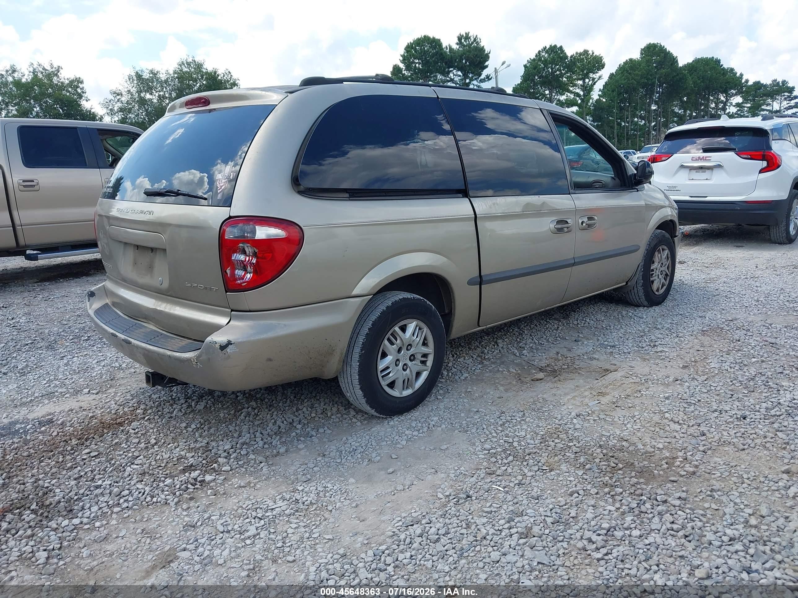 2002 Dodge Grand Caravan Sport Gold vin: 1B4GP44352B720372