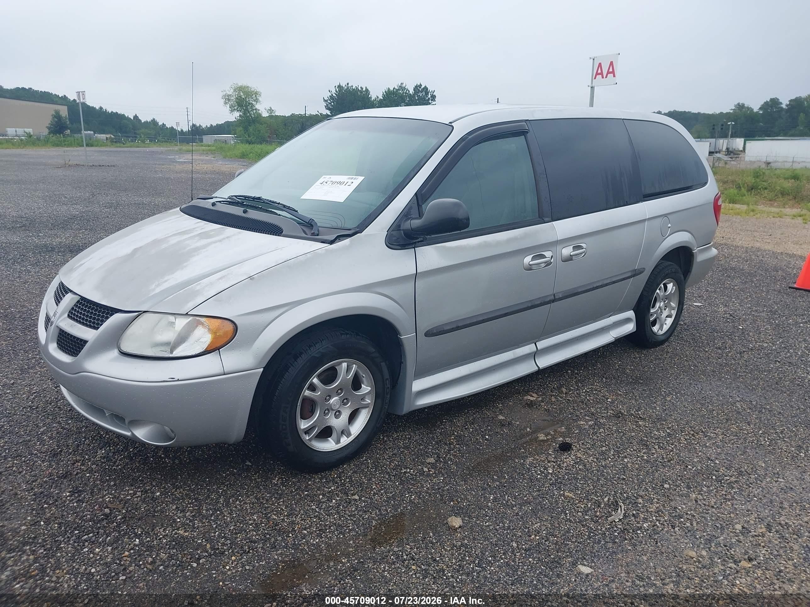 2002 Dodge Grand Caravan Sport Silver vin: 1B4GP44392B525102