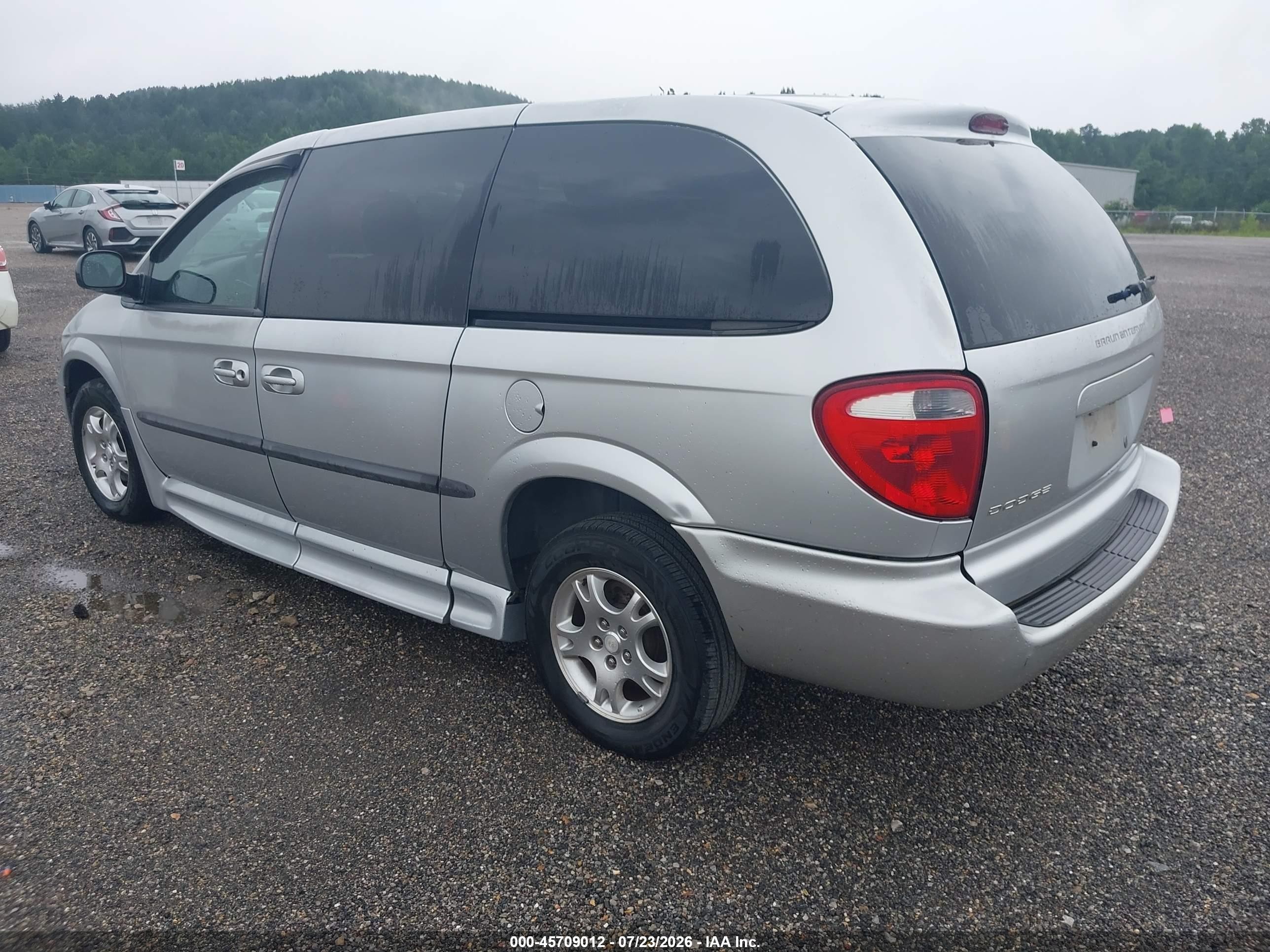 2002 Dodge Grand Caravan Sport Silver vin: 1B4GP44392B525102